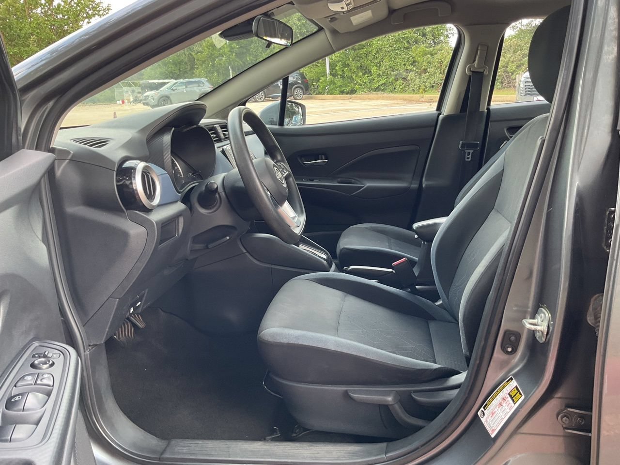 Used 2023 Nissan Versa SV FWD image 8