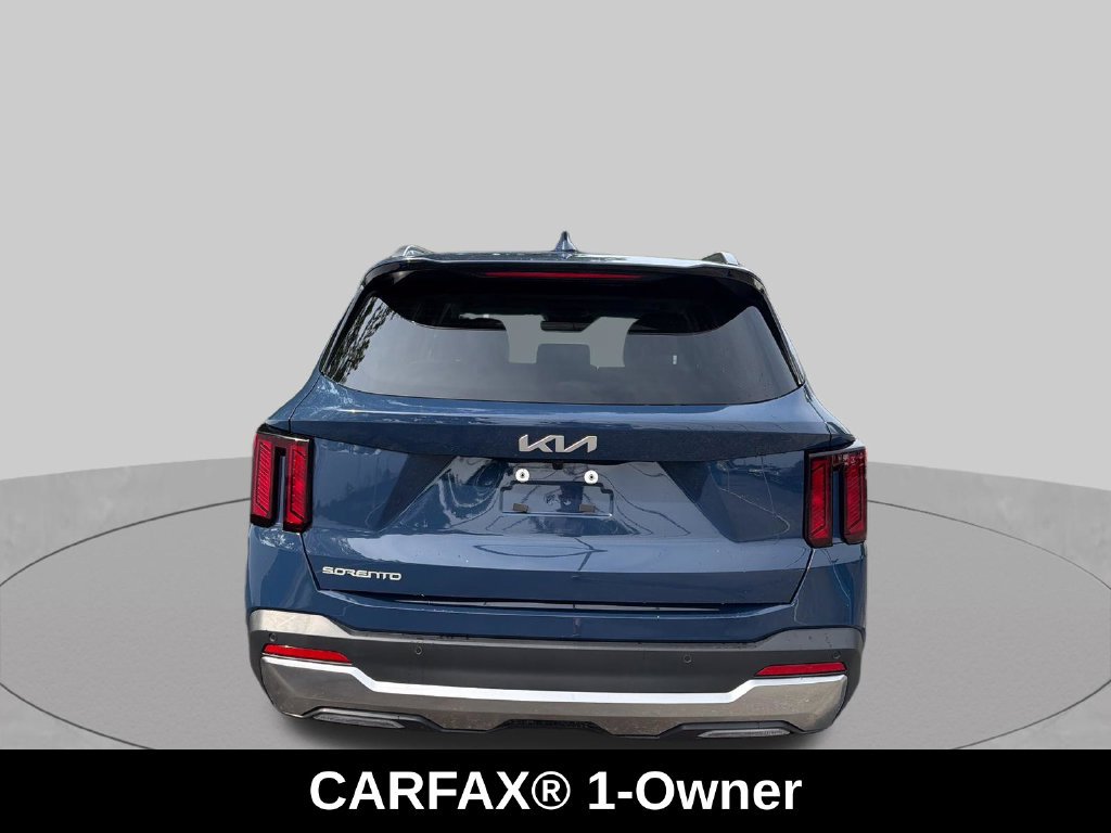 Used 2025 Kia Sorento S w/ Panoramic Sunroof Package FWD image 4