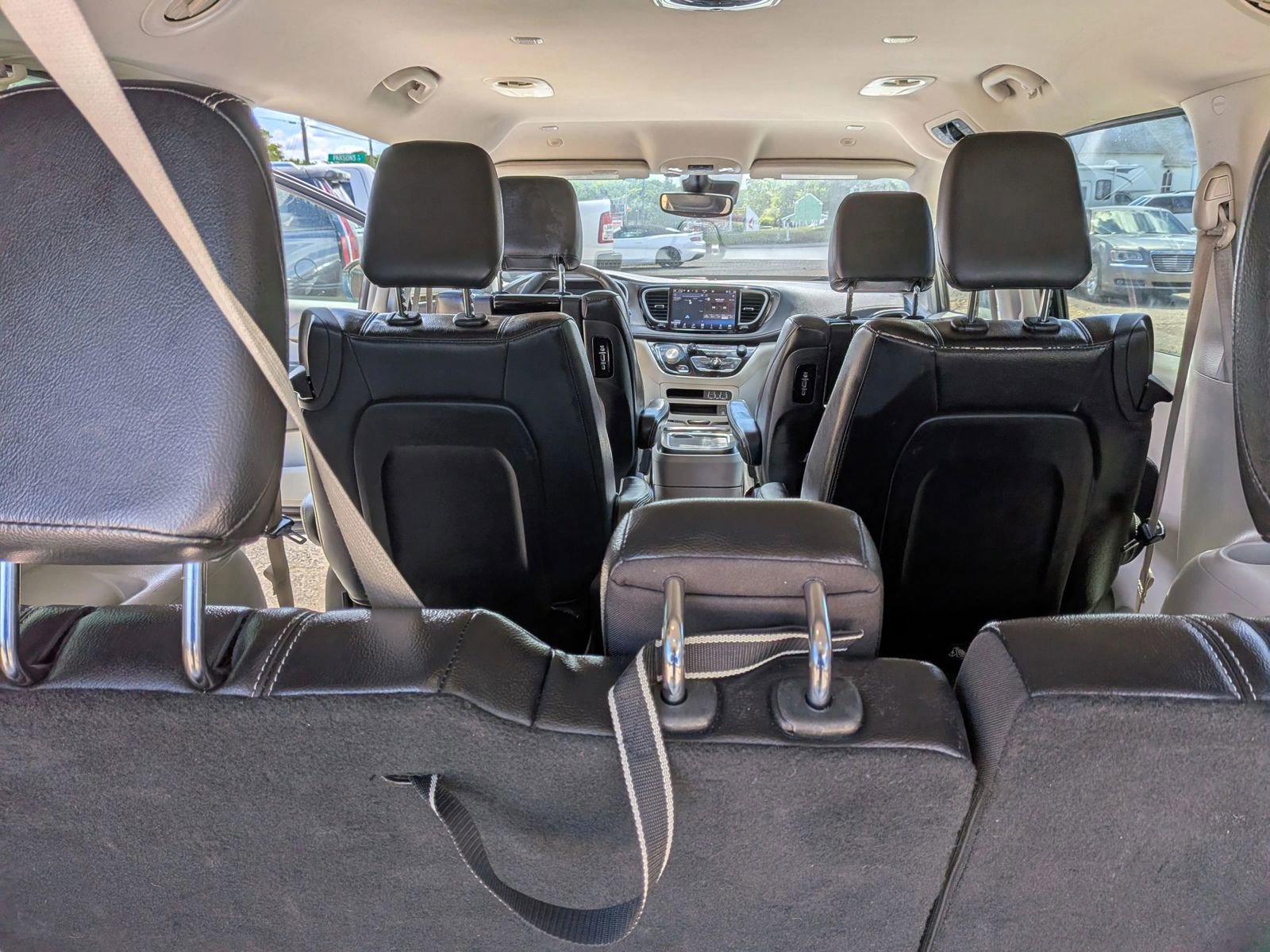 Used 2022 Chrysler Pacifica Touring-L w/ Uconnect Theater Family Group FWD image 40