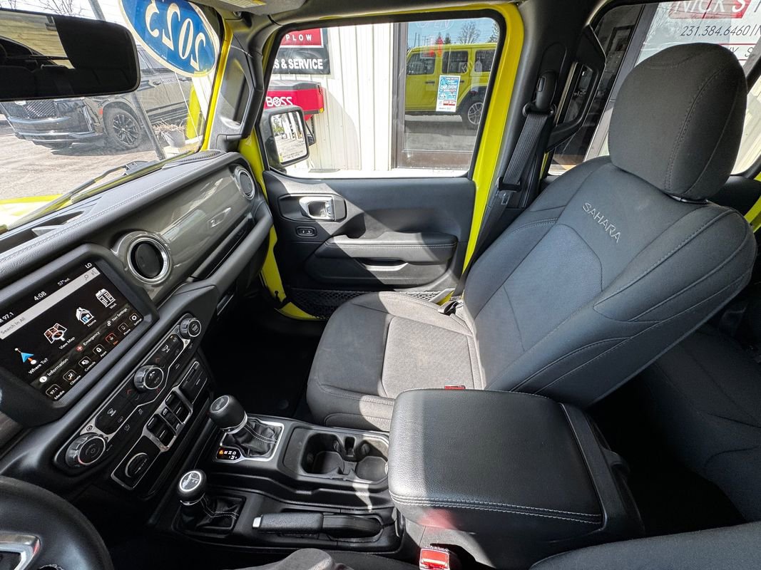 Used 2023 Jeep Wrangler Unlimited Sahara AWD/4WD image 24