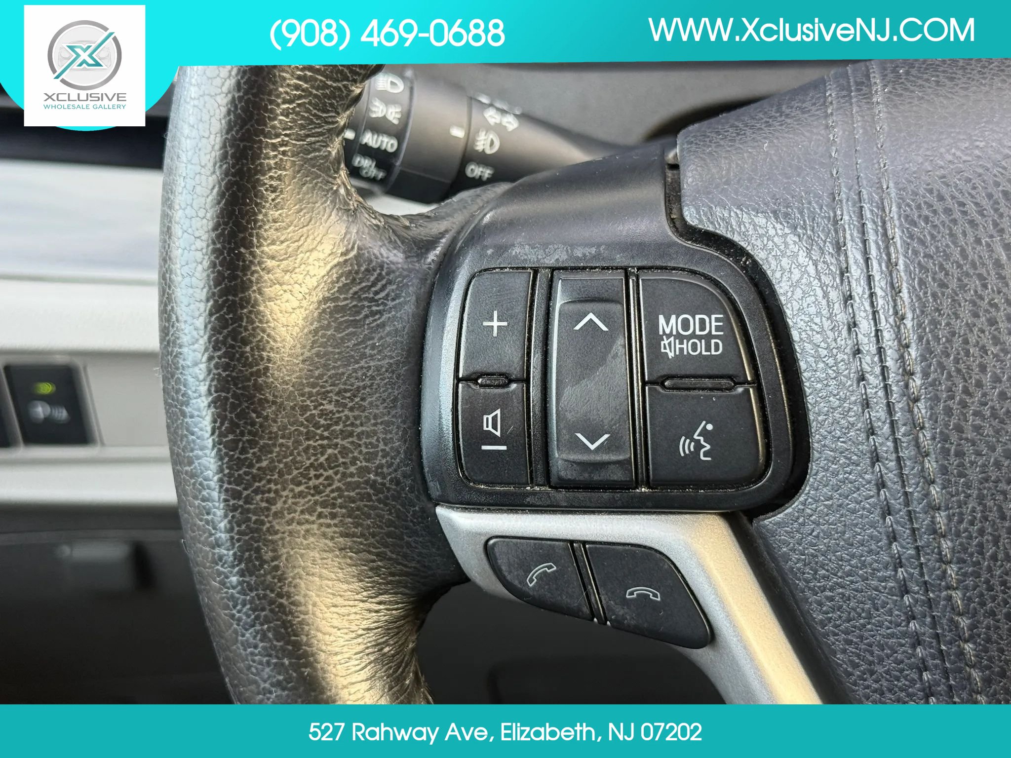 Used 2019 Toyota Sienna XLE Premium w/ Carpet Mat Package FWD image 12