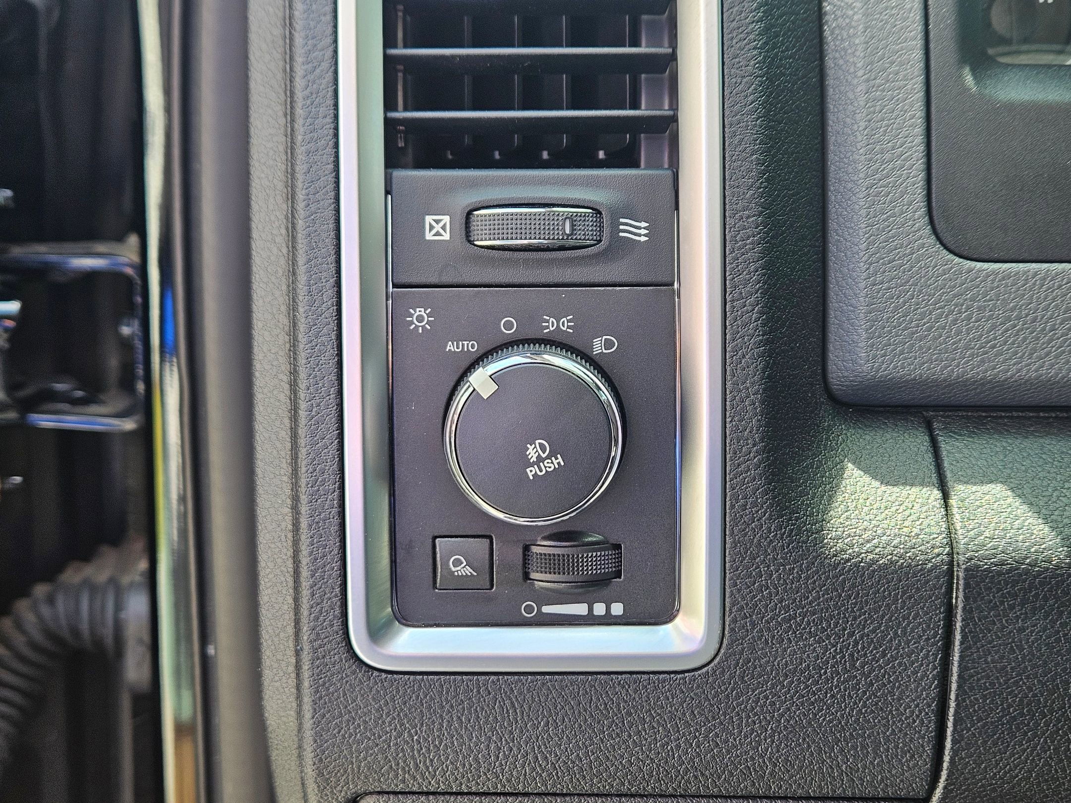 Used 2013 RAM 1500 Big Horn RWD image 18