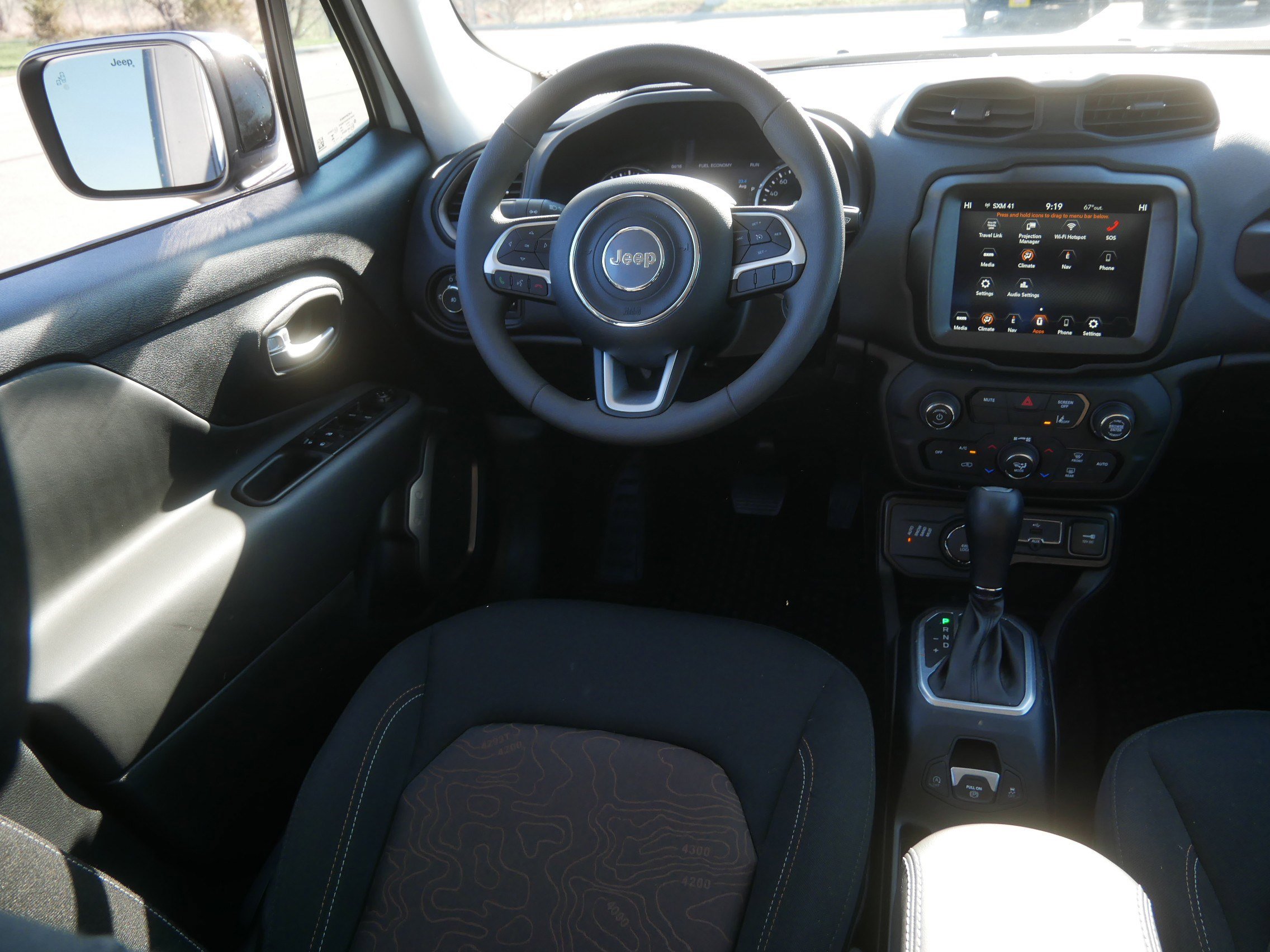 Used 2023 Jeep Renegade Latitude AWD/4WD image 9