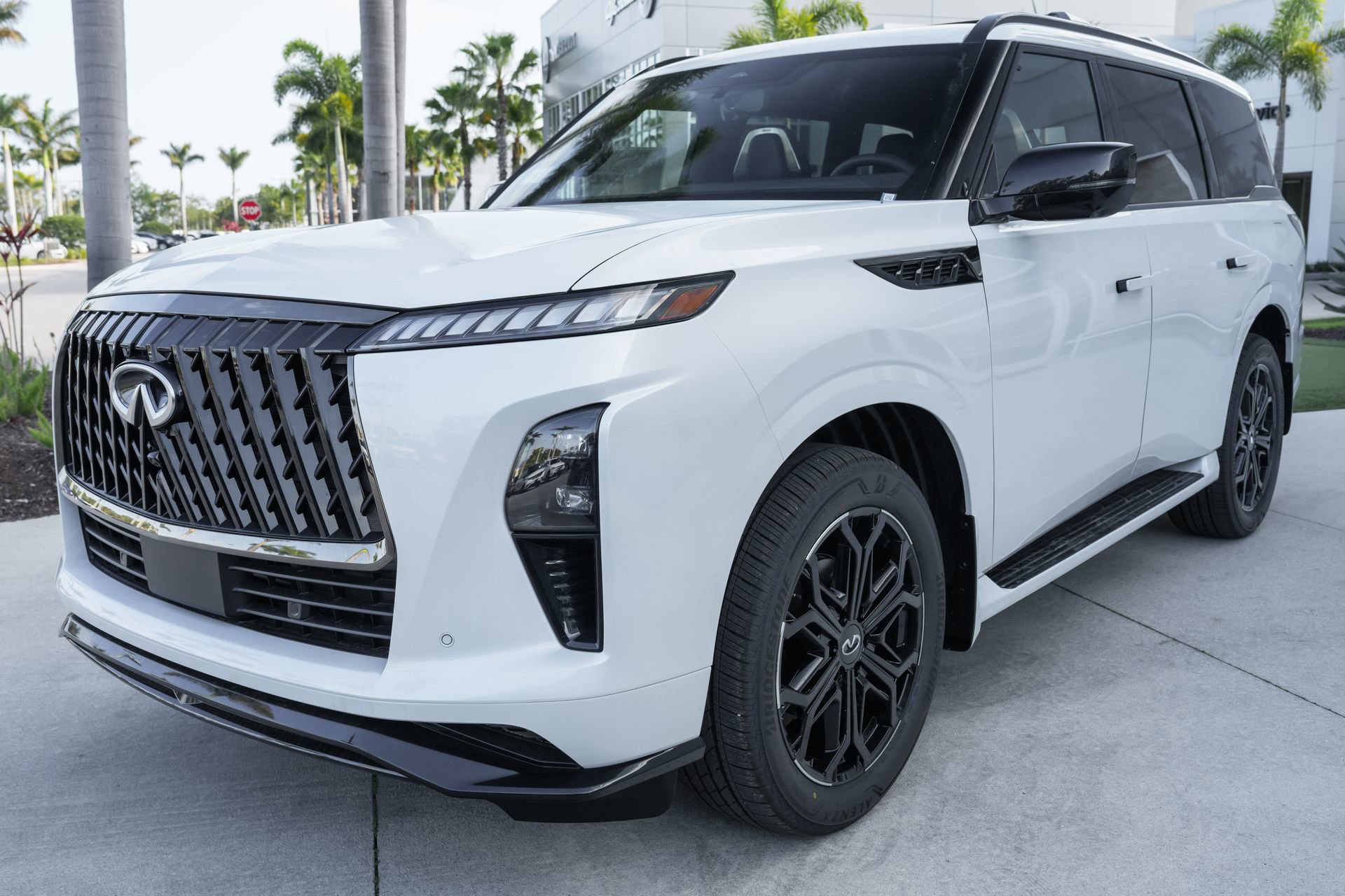 New 2026 INFINITI QX80 4WD w/ Sport Exterior Package image 5