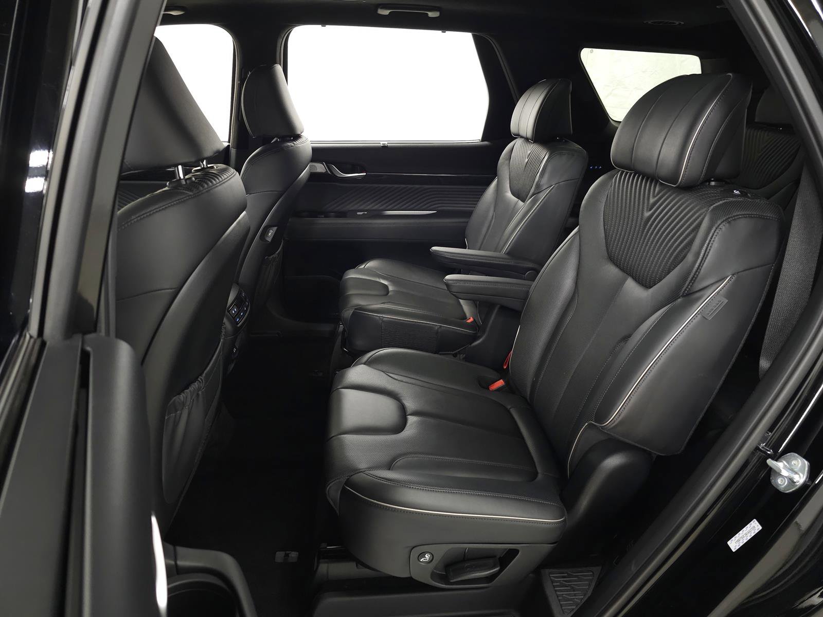 Used 2024 Hyundai Palisade Calligraphy image 40