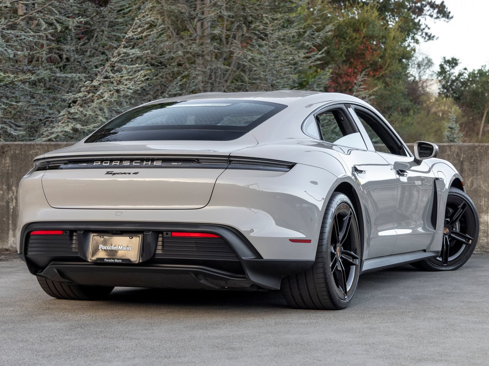 Certified 2025 Porsche Taycan AWD/4WD image 11