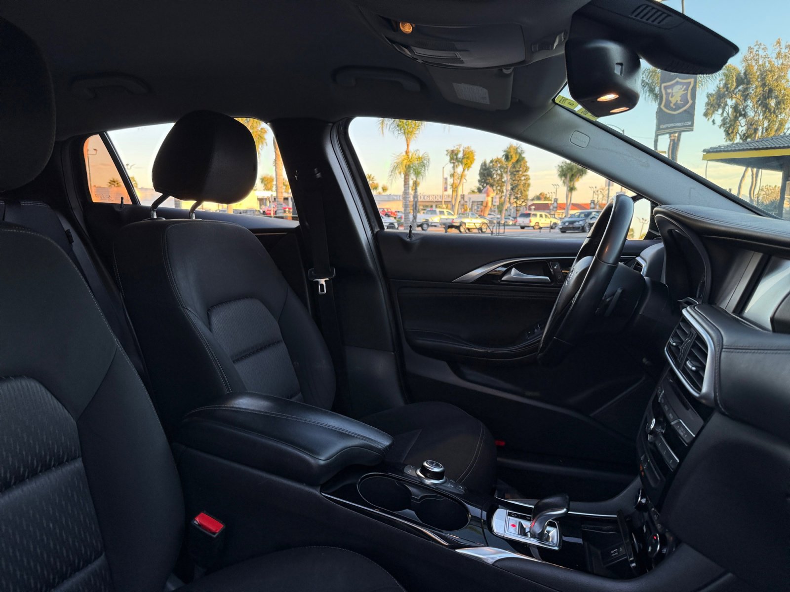 Used 2019 INFINITI QX30 image 19
