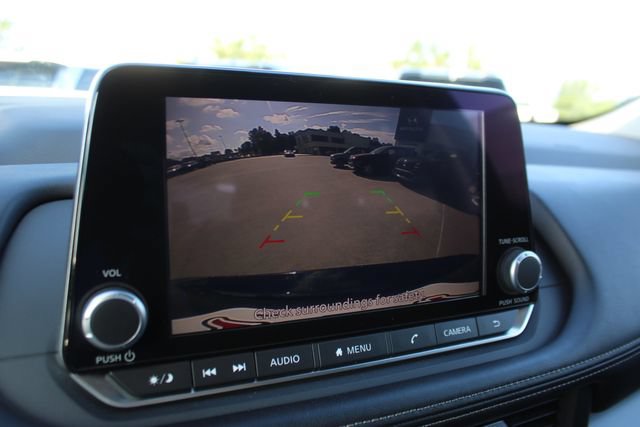 Used 2025 Nissan Rogue SV FWD image 24