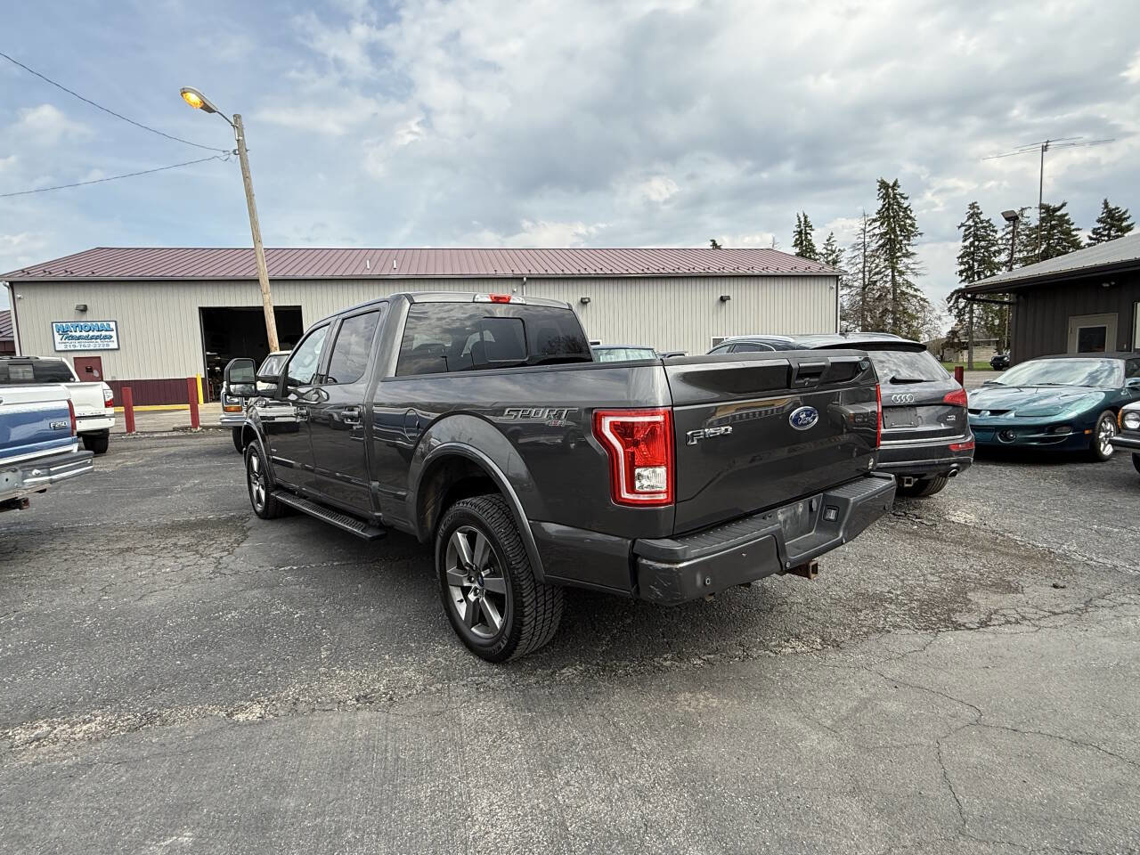 Used 2015 Ford F150 XLT w/ Equipment Group 302A Luxury AWD/4WD image 3
