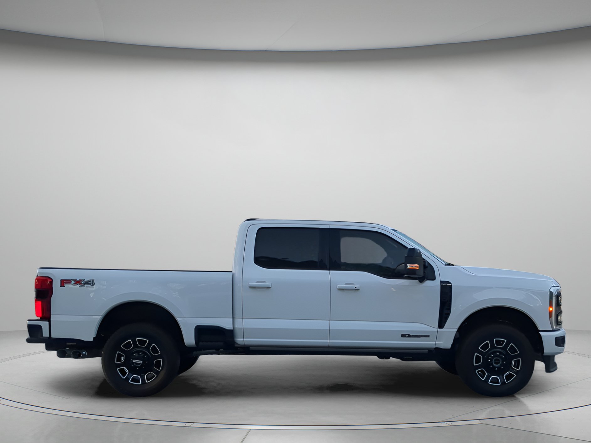 Certified 2025 Ford F250 Platinum w/ FX4 Off-Road Package AWD/4WD image 39