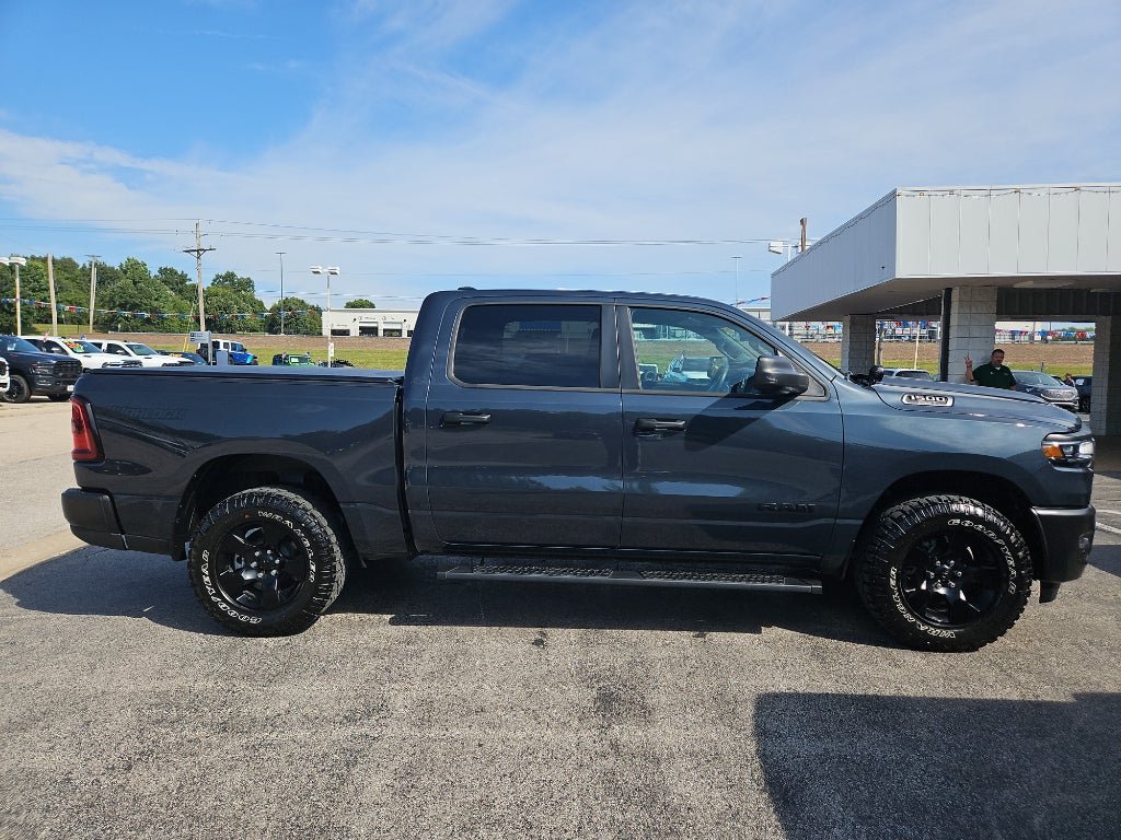 Used 2025 RAM 1500 Warlock AWD/4WD image 3