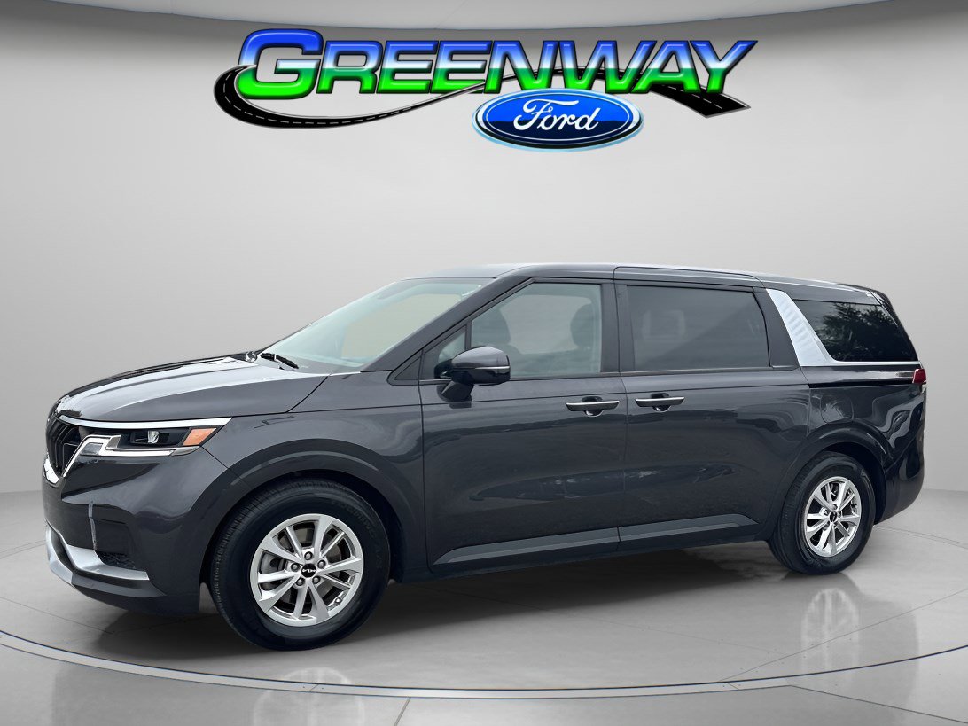 Used 2024 Kia Carnival LX image 1