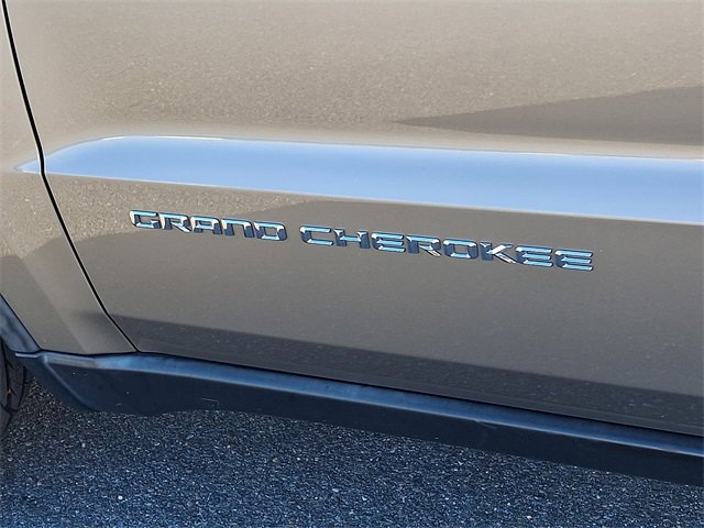 Used 2016 Jeep Grand Cherokee Limited image 30