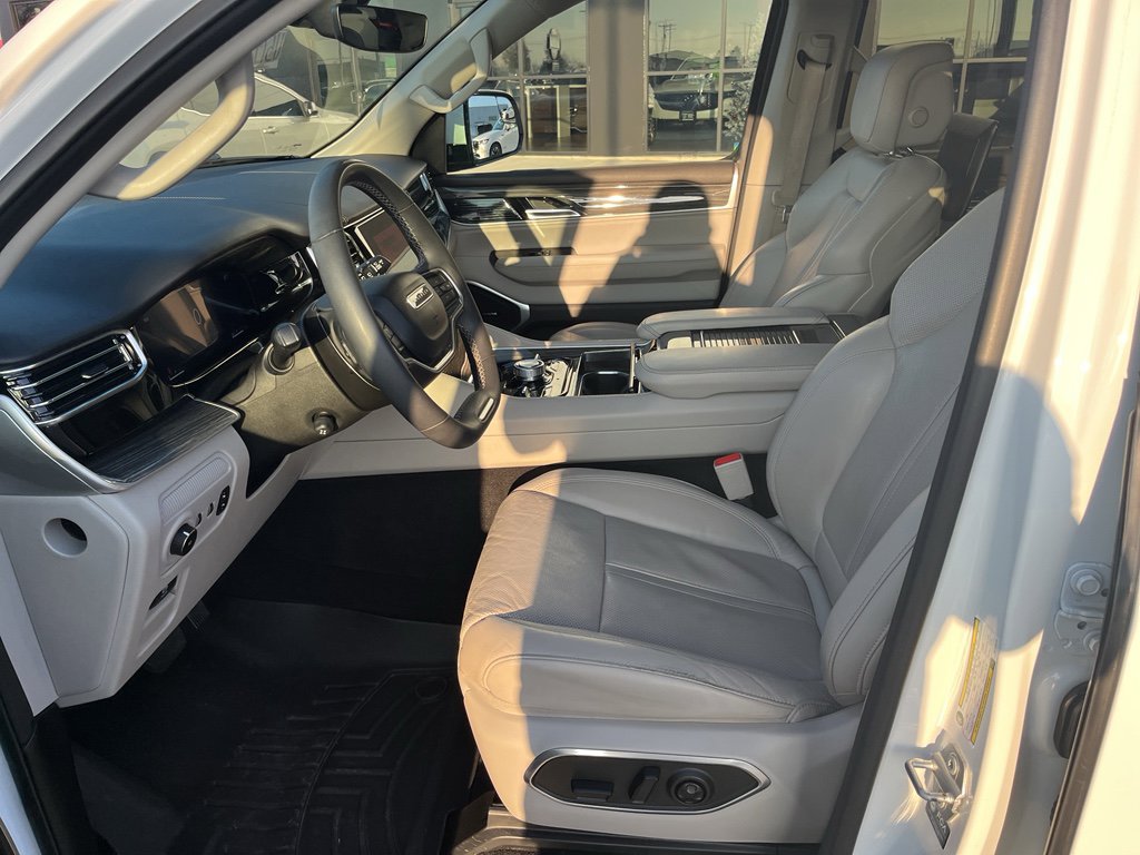 Used 2022 Jeep Wagoneer Series III w/ Convenience Group I image 26