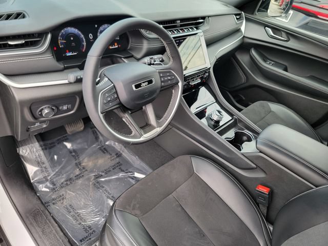 Certified 2024 Jeep Grand Cherokee L Laredo AWD/4WD image 19
