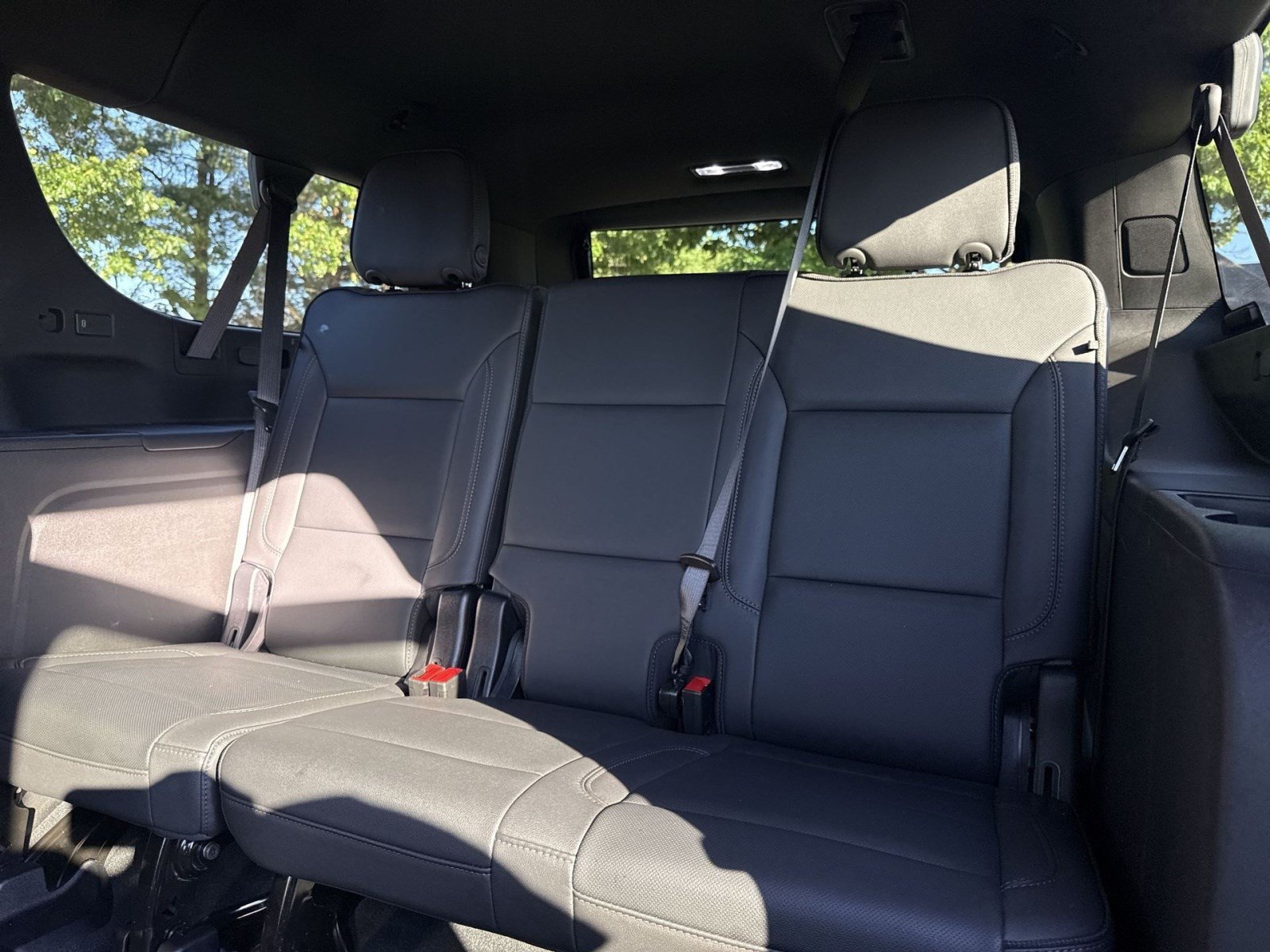 Used 2025 Chevrolet Suburban High Country AWD/4WD image 23