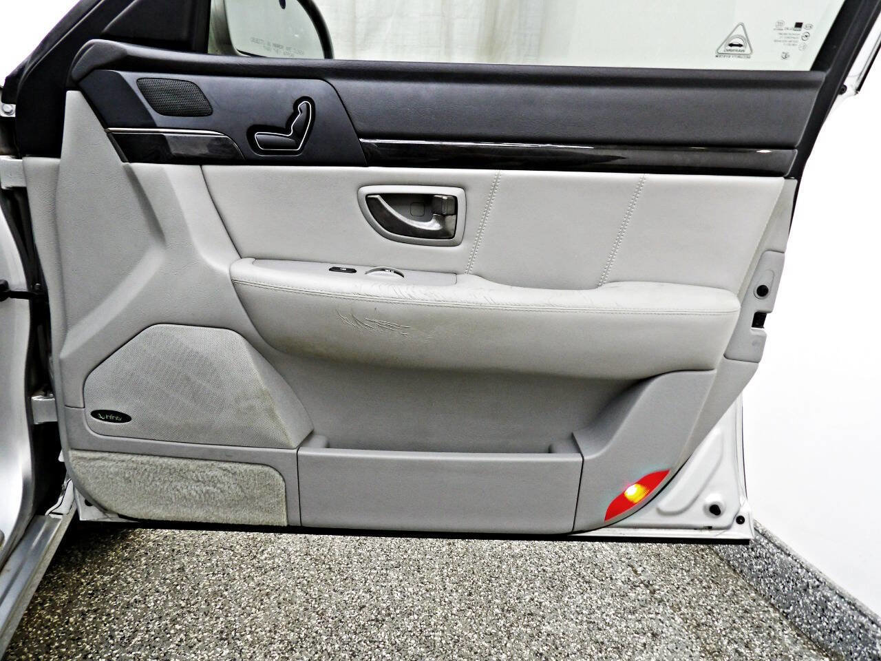 Used 2007 Kia Amanti w/ Leather Pkg image 16