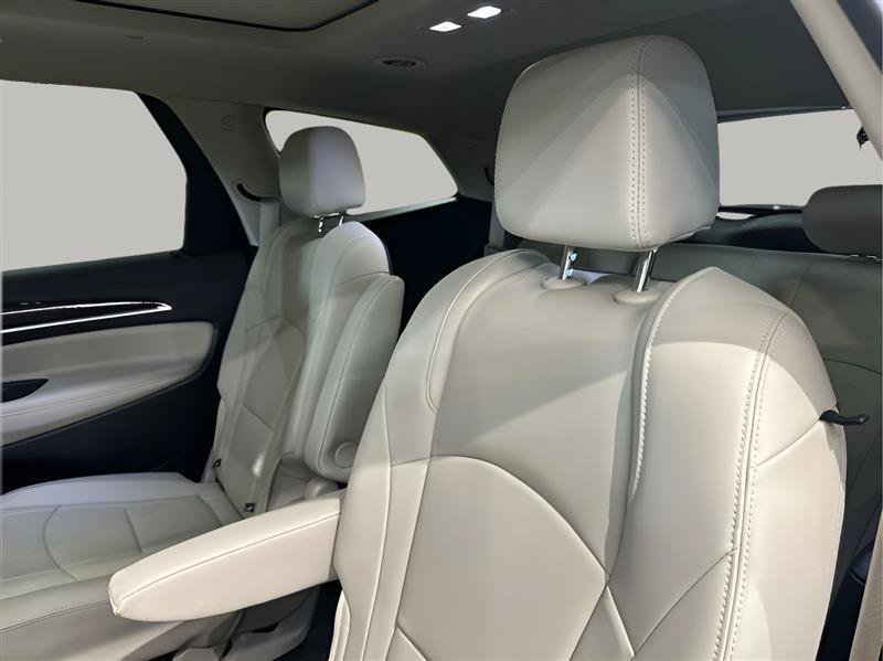 Used 2020 Buick Enclave Essence w/ LPO, Luxury Package FWD image 16
