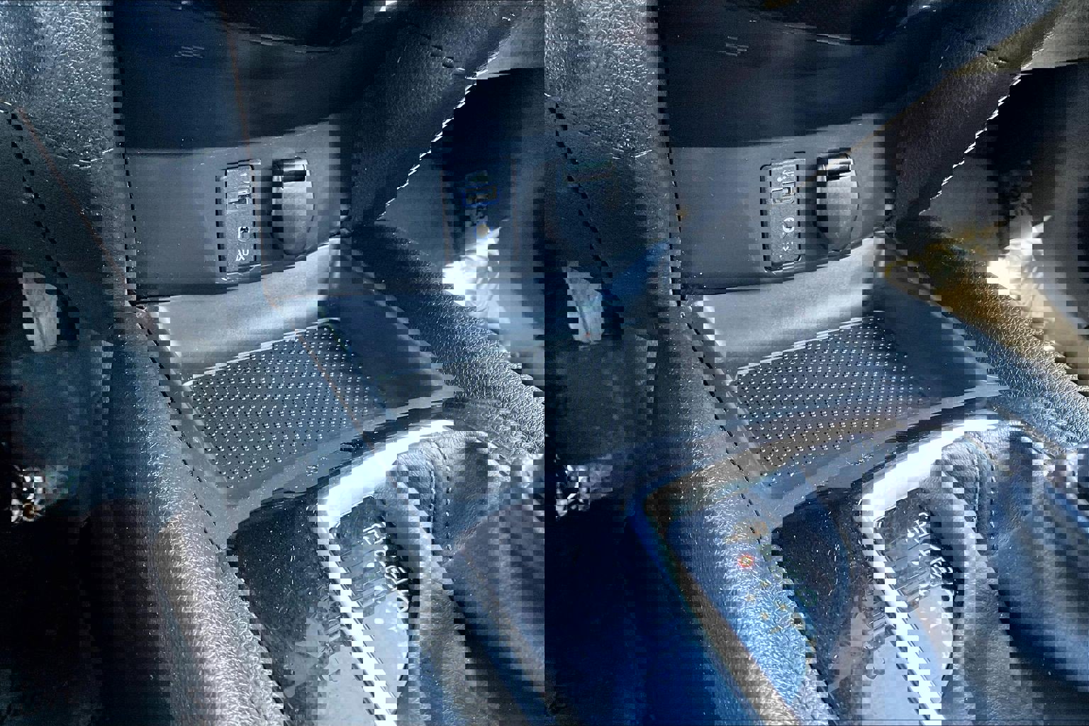 Used 2017 Nissan Rogue S image 29