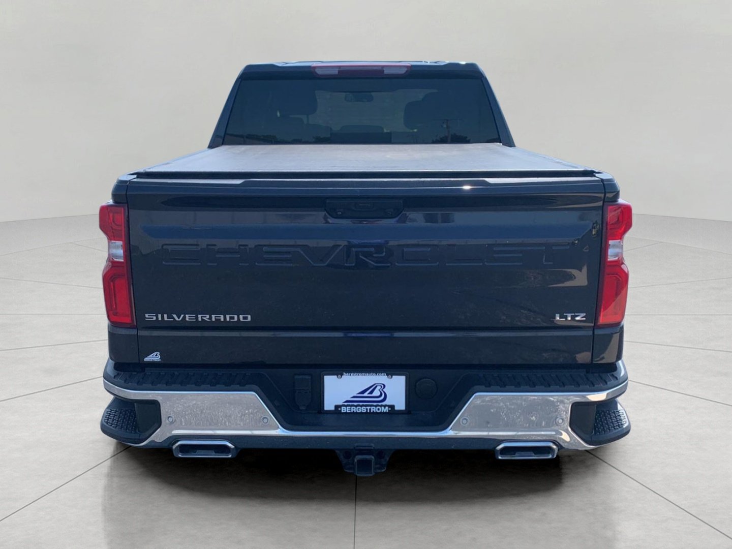 Used 2023 Chevrolet Silverado 1500 LTZ w/ LTZ Convenience Package II AWD/4WD image 6