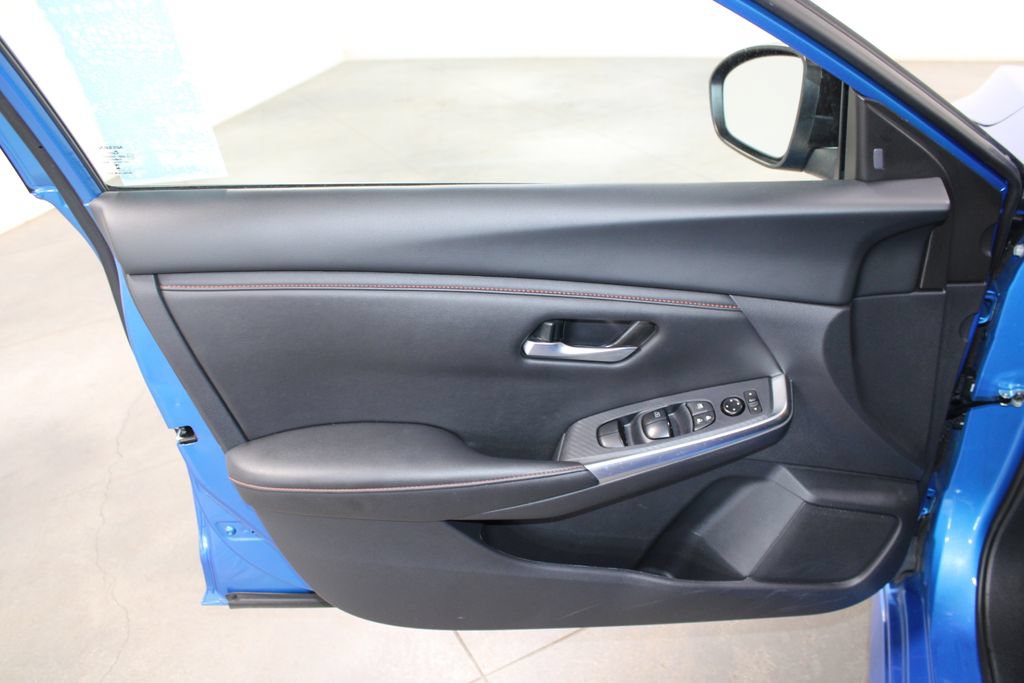 Used 2025 Nissan Sentra SR FWD image 14