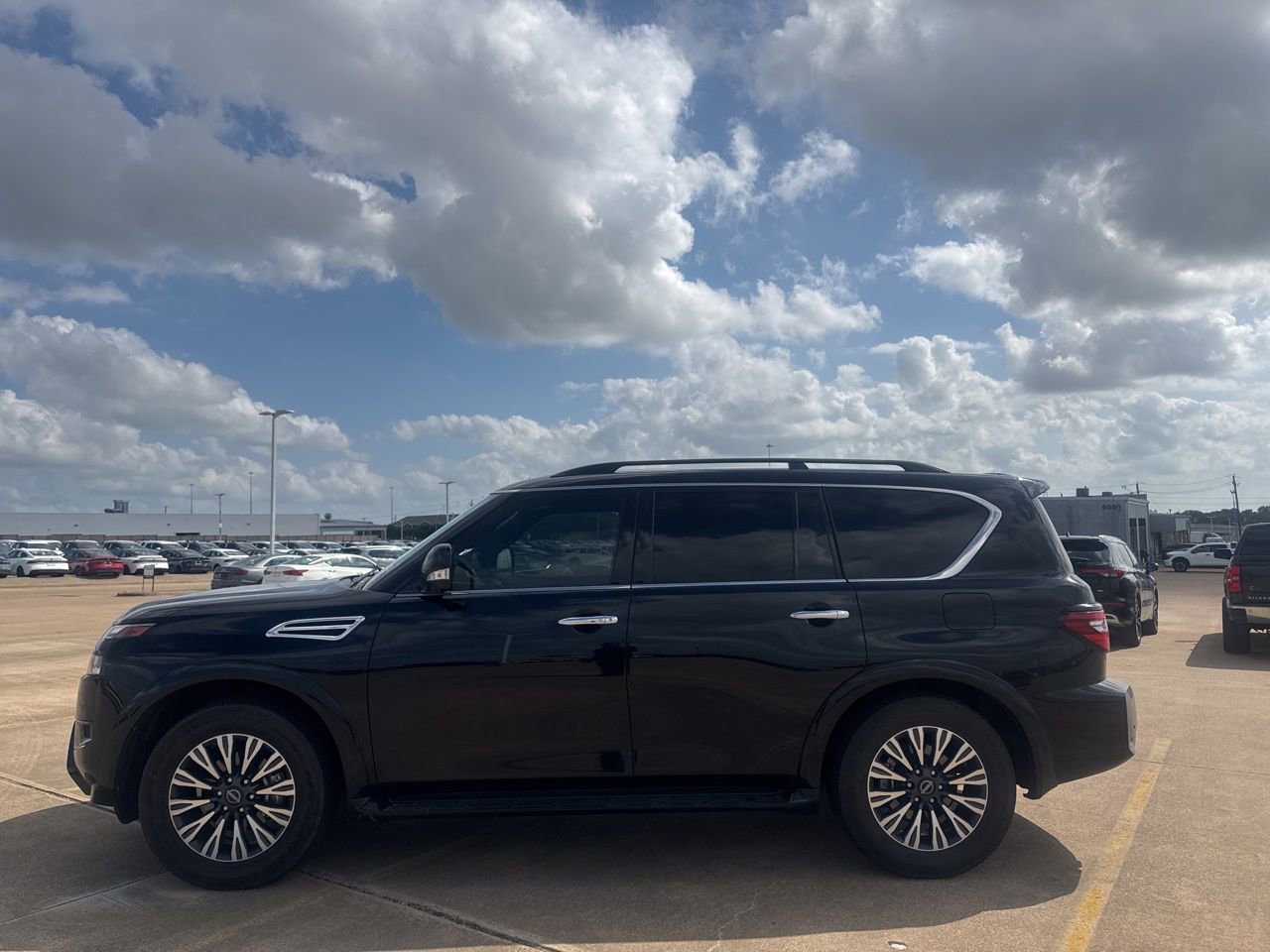 Used 2022 Nissan Armada SL w/ Midnight Edition Package image 12