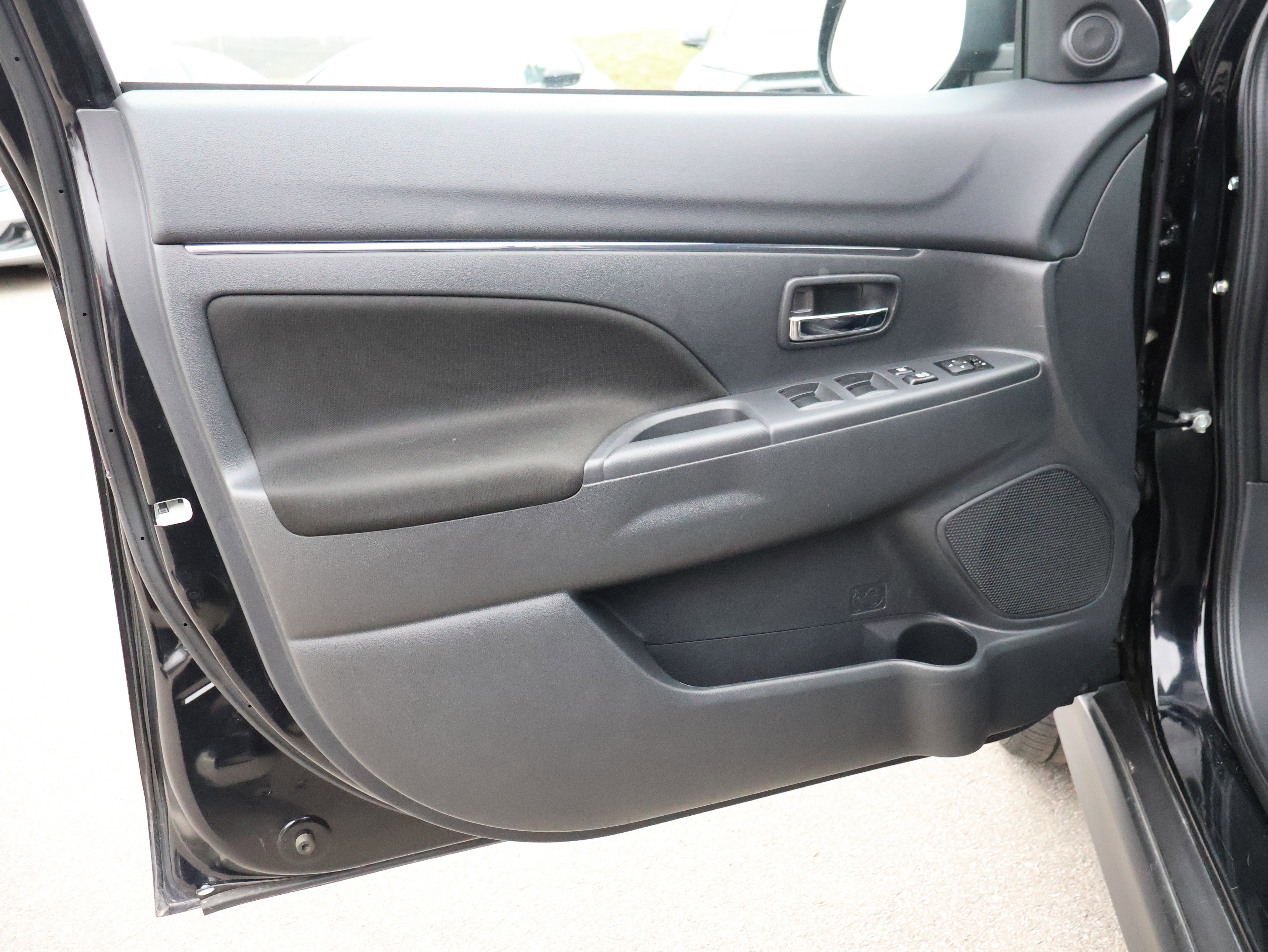 Used 2024 Mitsubishi Outlander Sport ES image 20