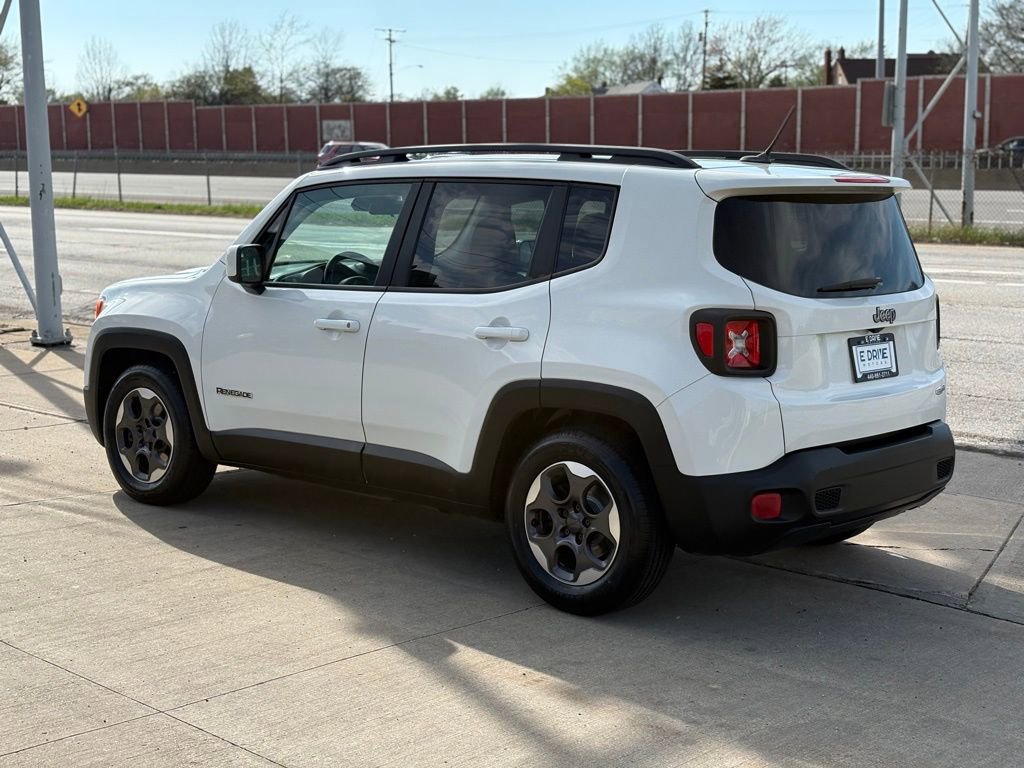Used 2015 Jeep Renegade Latitude w/ Cold Weather Group II FWD image 11