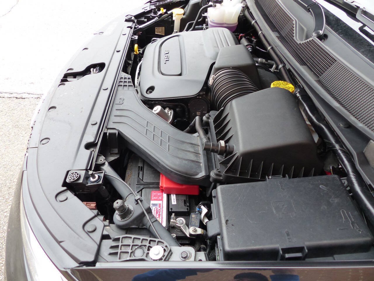 Used 2025 Chrysler Pacifica Select FWD image 16