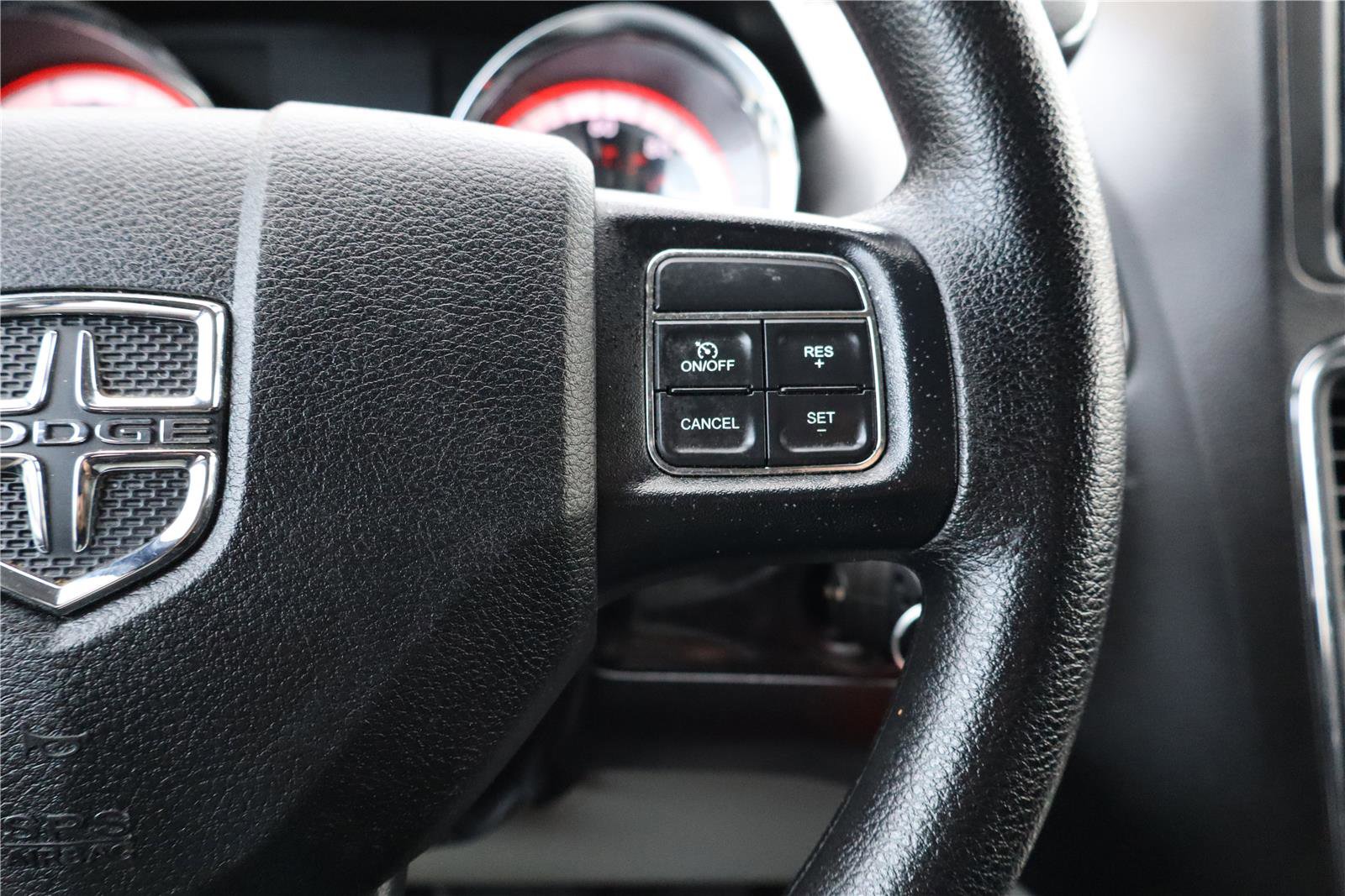 Used 2018 Dodge Grand Caravan SE w/ UConnect Hands-Free Group image 15