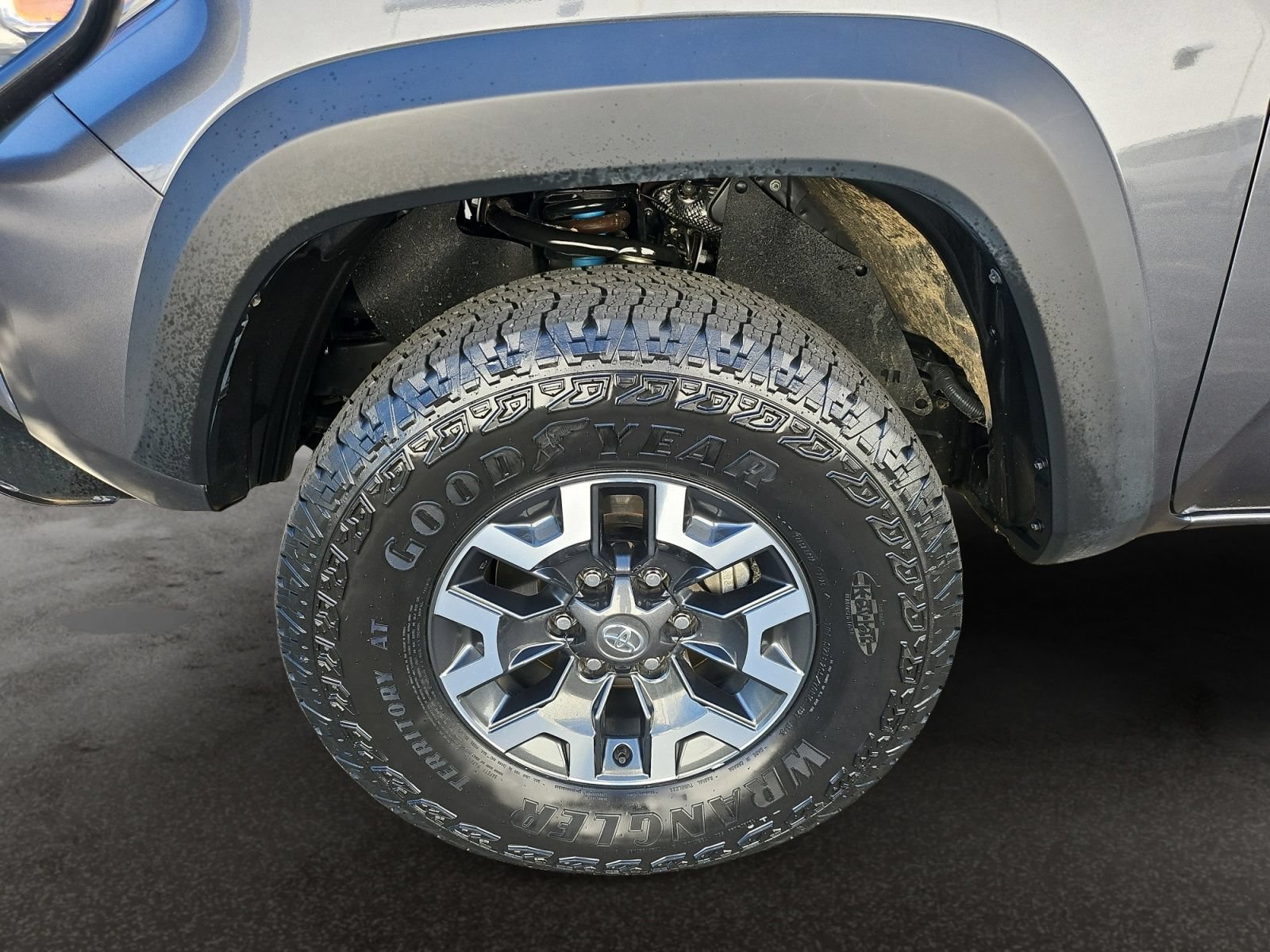 Used 2023 Toyota Tacoma TRD Off-Road w/ Technology Package AWD/4WD image 40