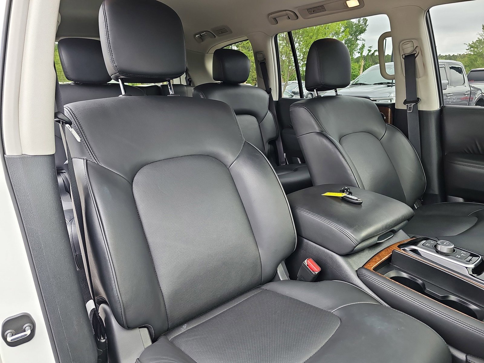 Used 2023 Nissan Armada SL w/ Captain's Chairs Package AWD/4WD image 11