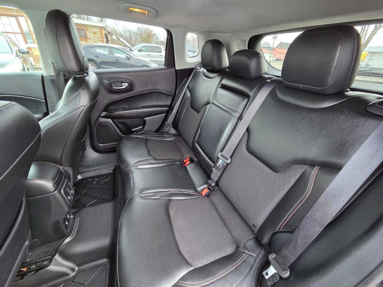 Used 2018 Jeep Compass Latitude w/ Popular Equipment Group AWD/4WD image 15