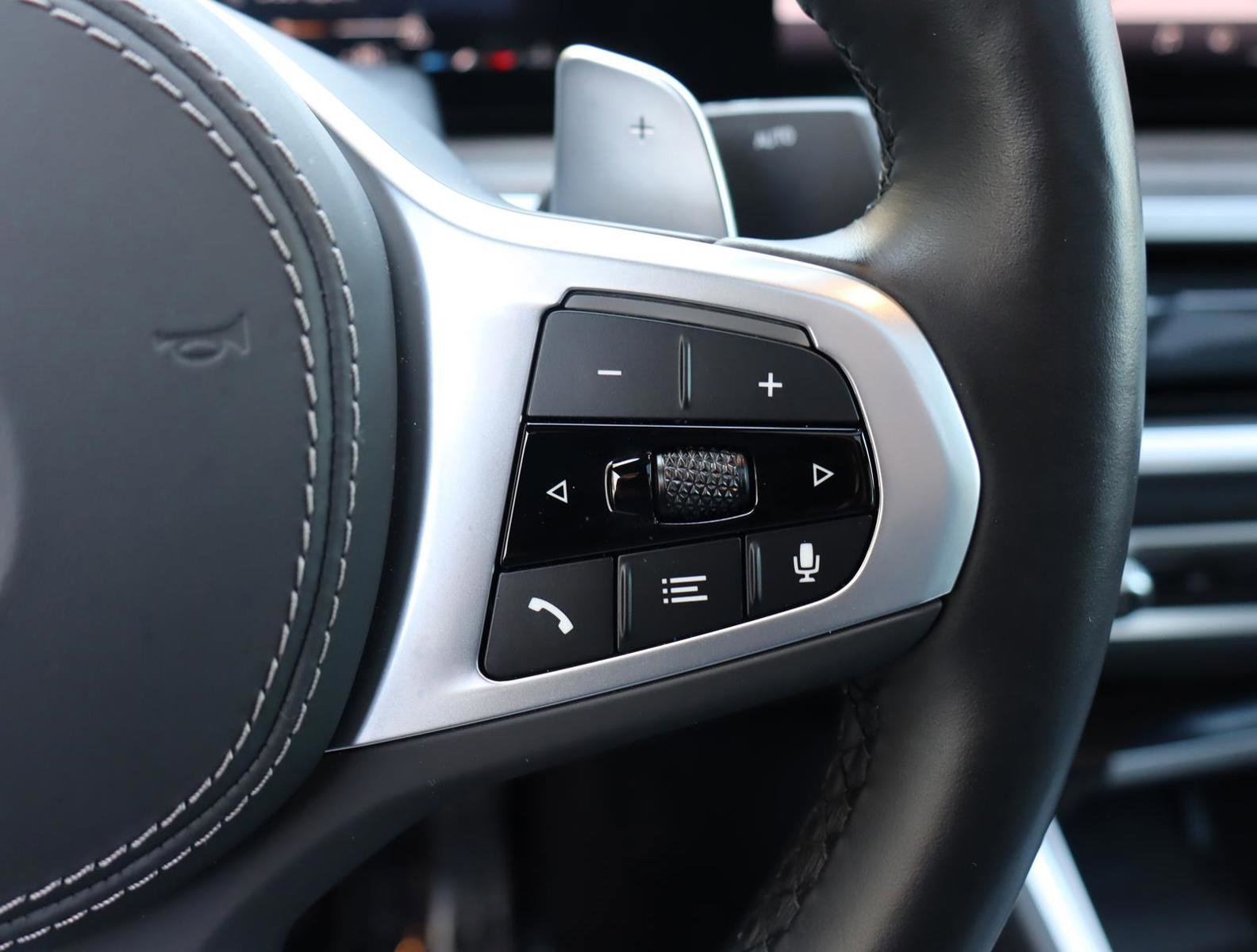 Used 2024 BMW X6 xDrive40i w/ Executive Package image 18