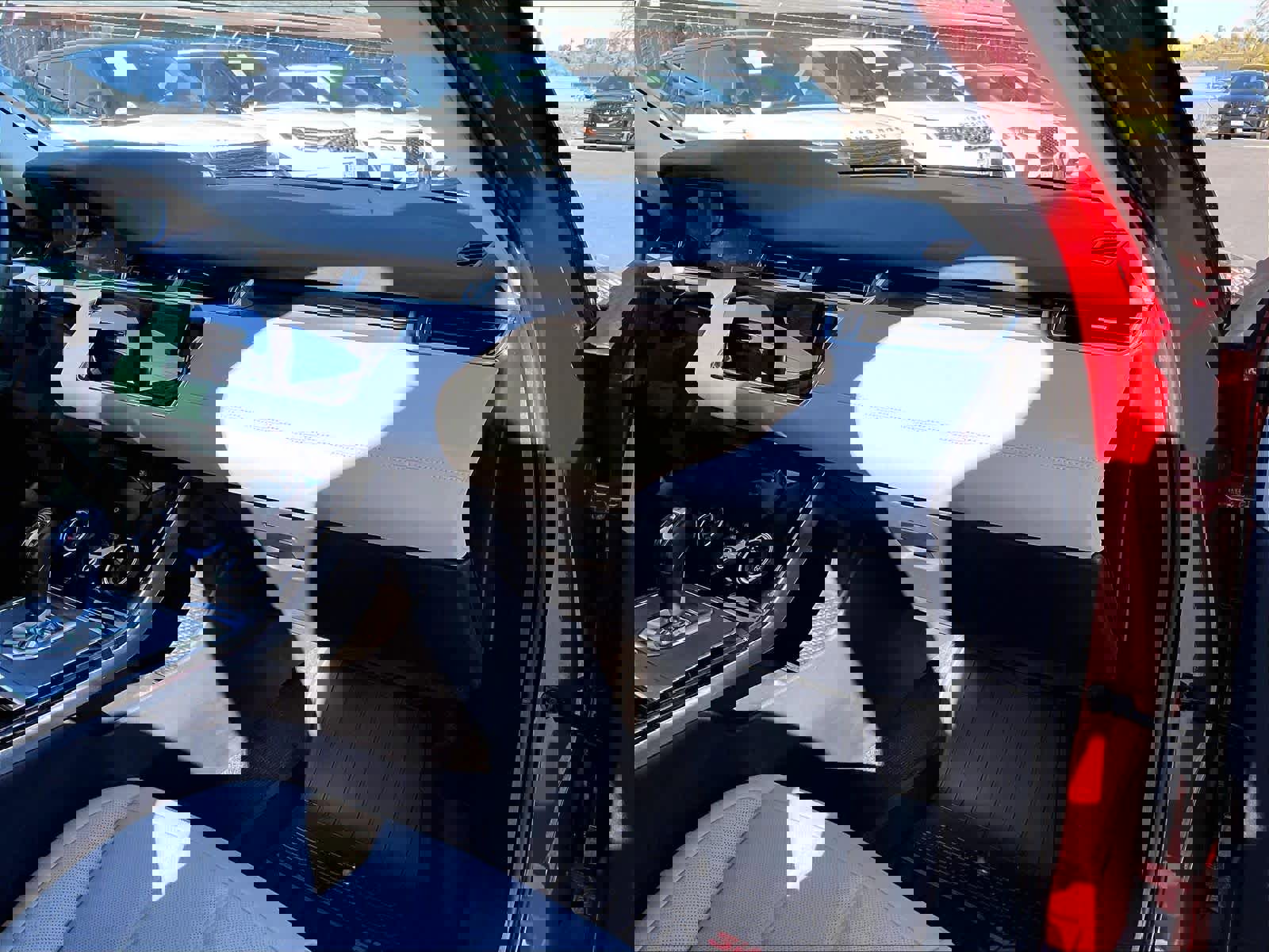 Used 2020 Land Rover Range Rover Evoque SE image 17