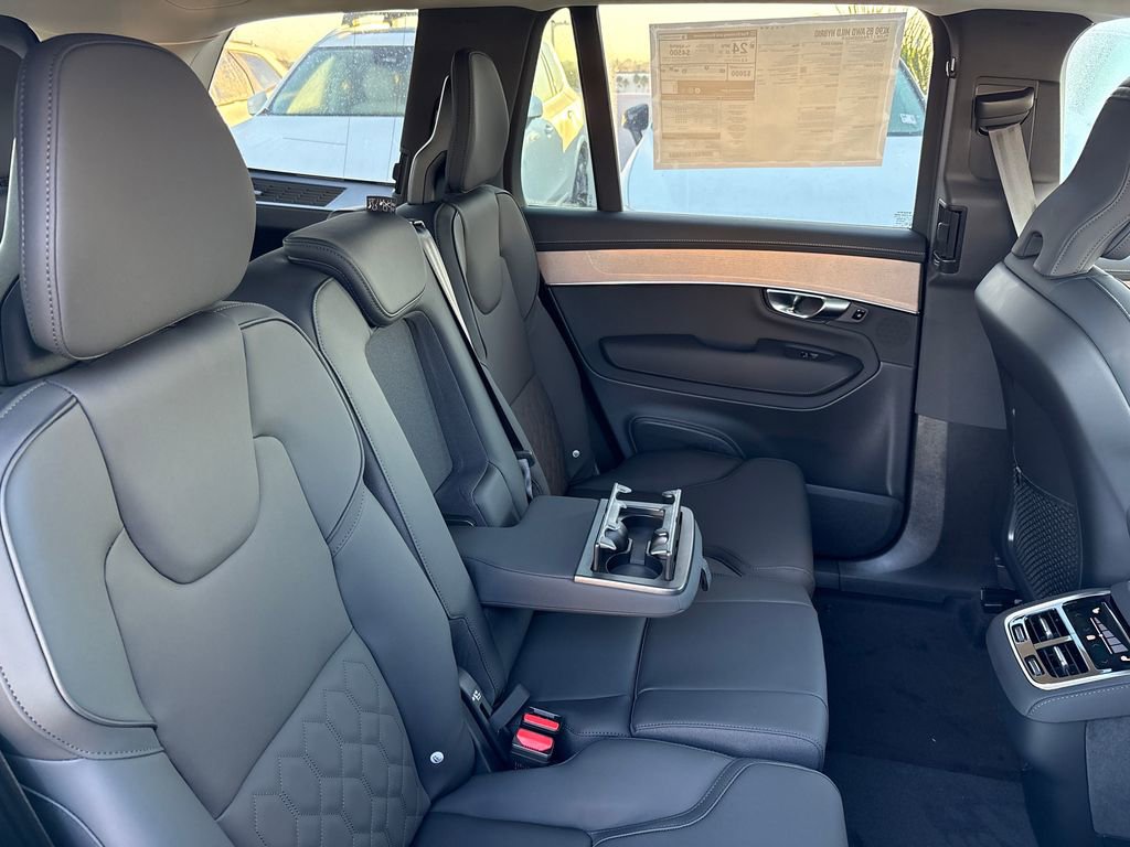 New 2026 Volvo XC90 B5 Plus image 17
