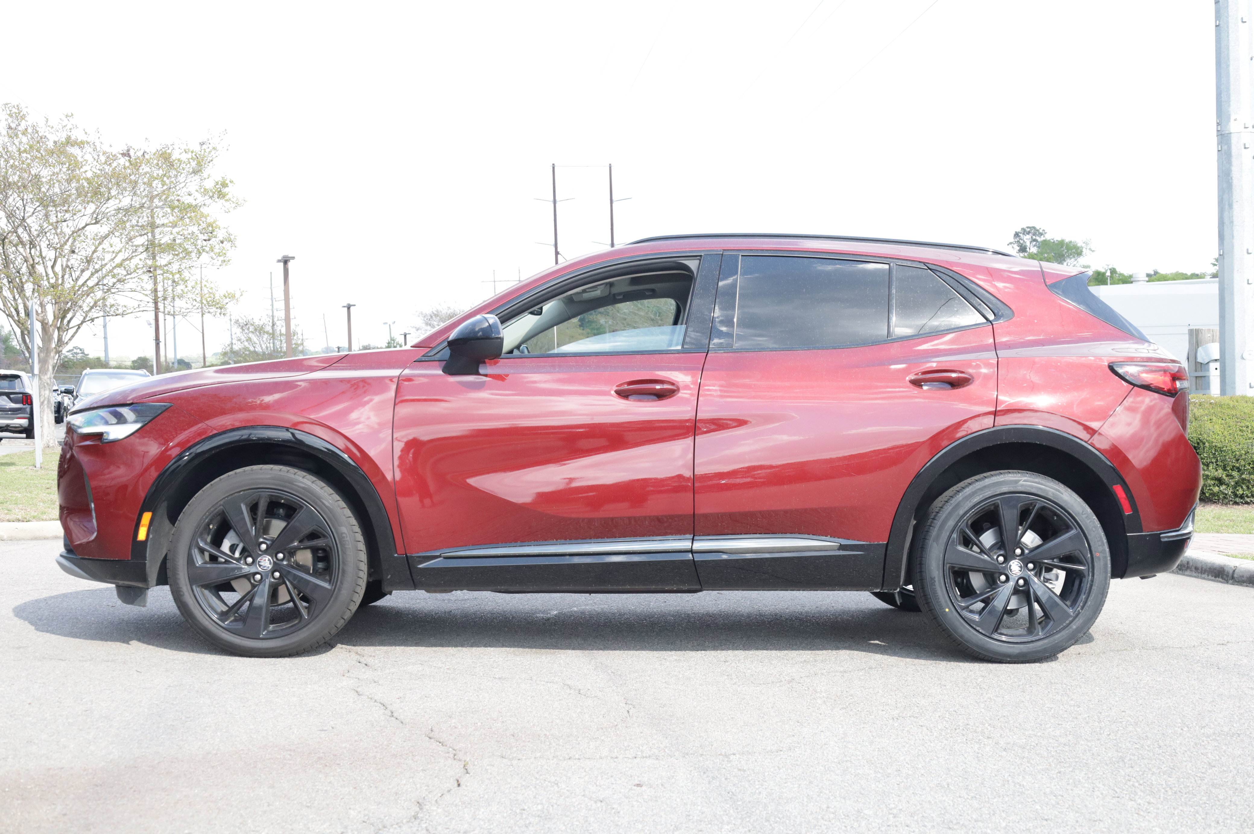 Used 2023 Buick Envision Essence w/ Sport Touring Package image 2