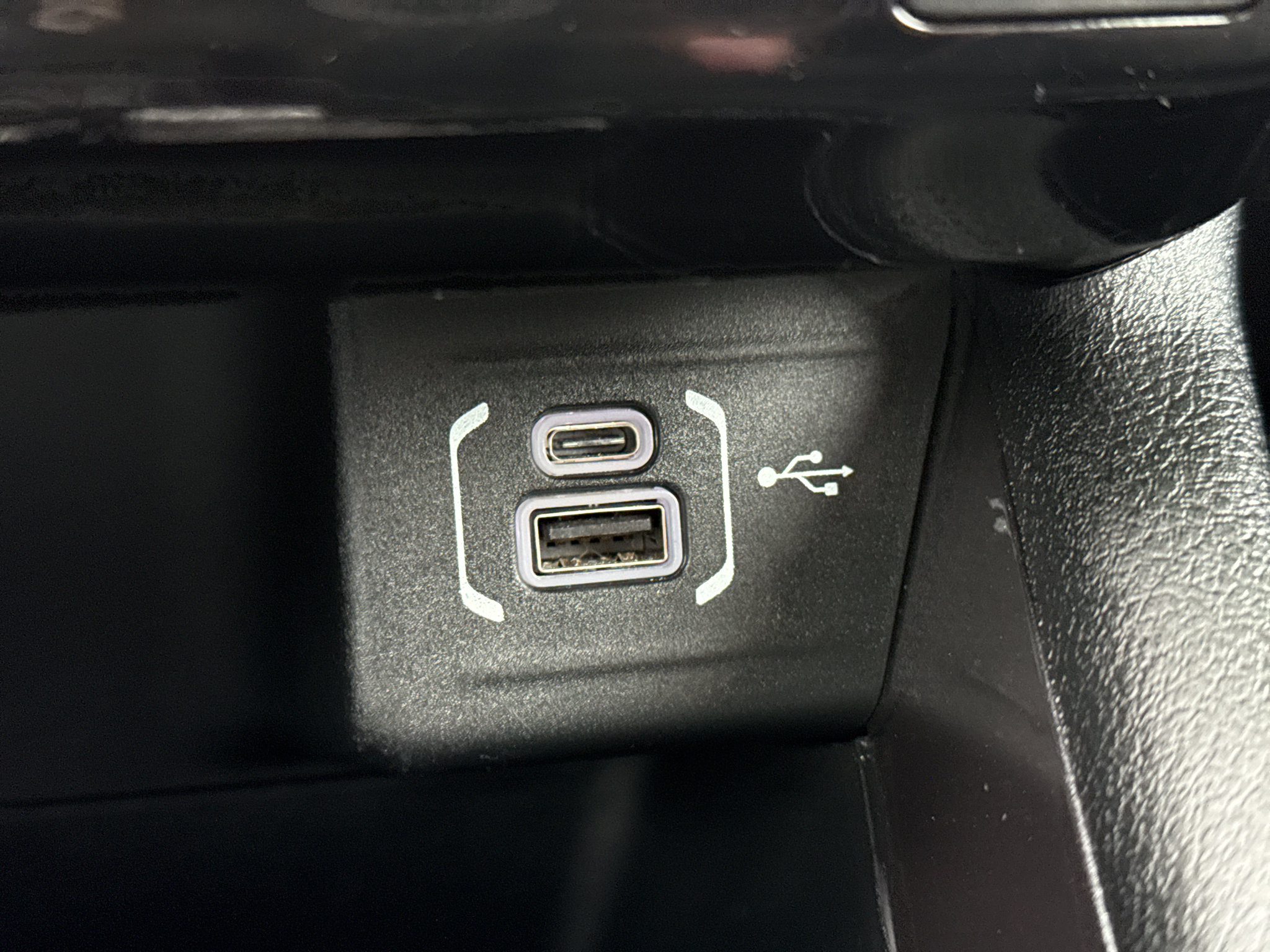 Used 2024 Jeep Compass Latitude w/ Convenience Group AWD/4WD image 26
