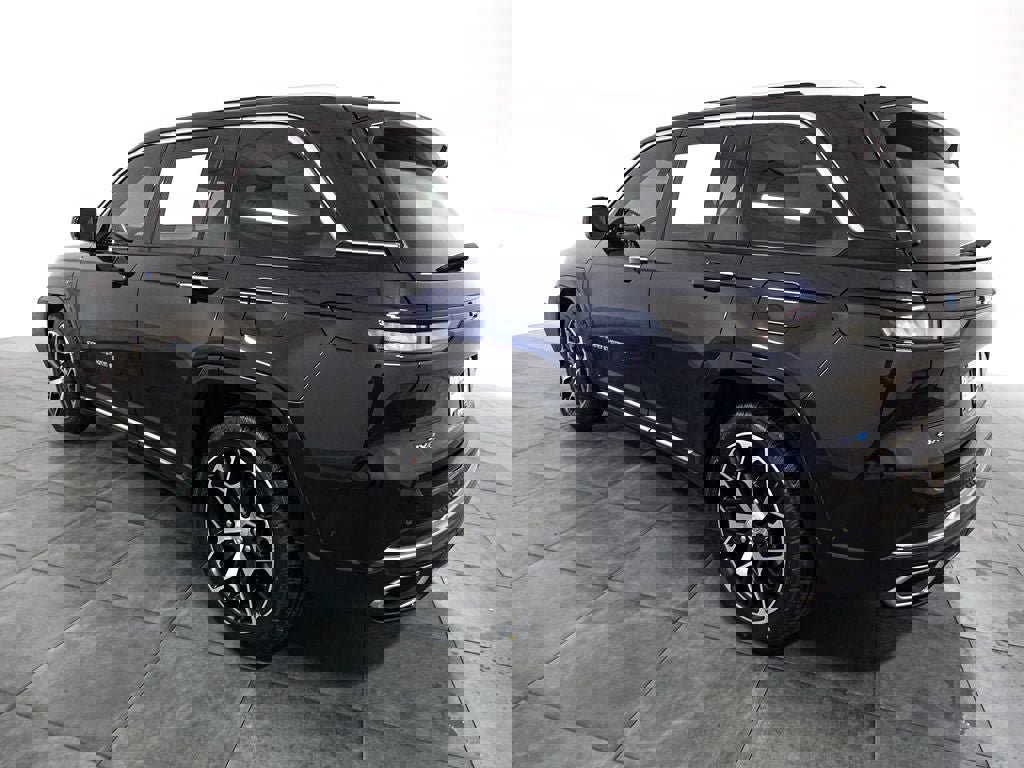 Used 2022 Jeep Grand Cherokee Summit image 4