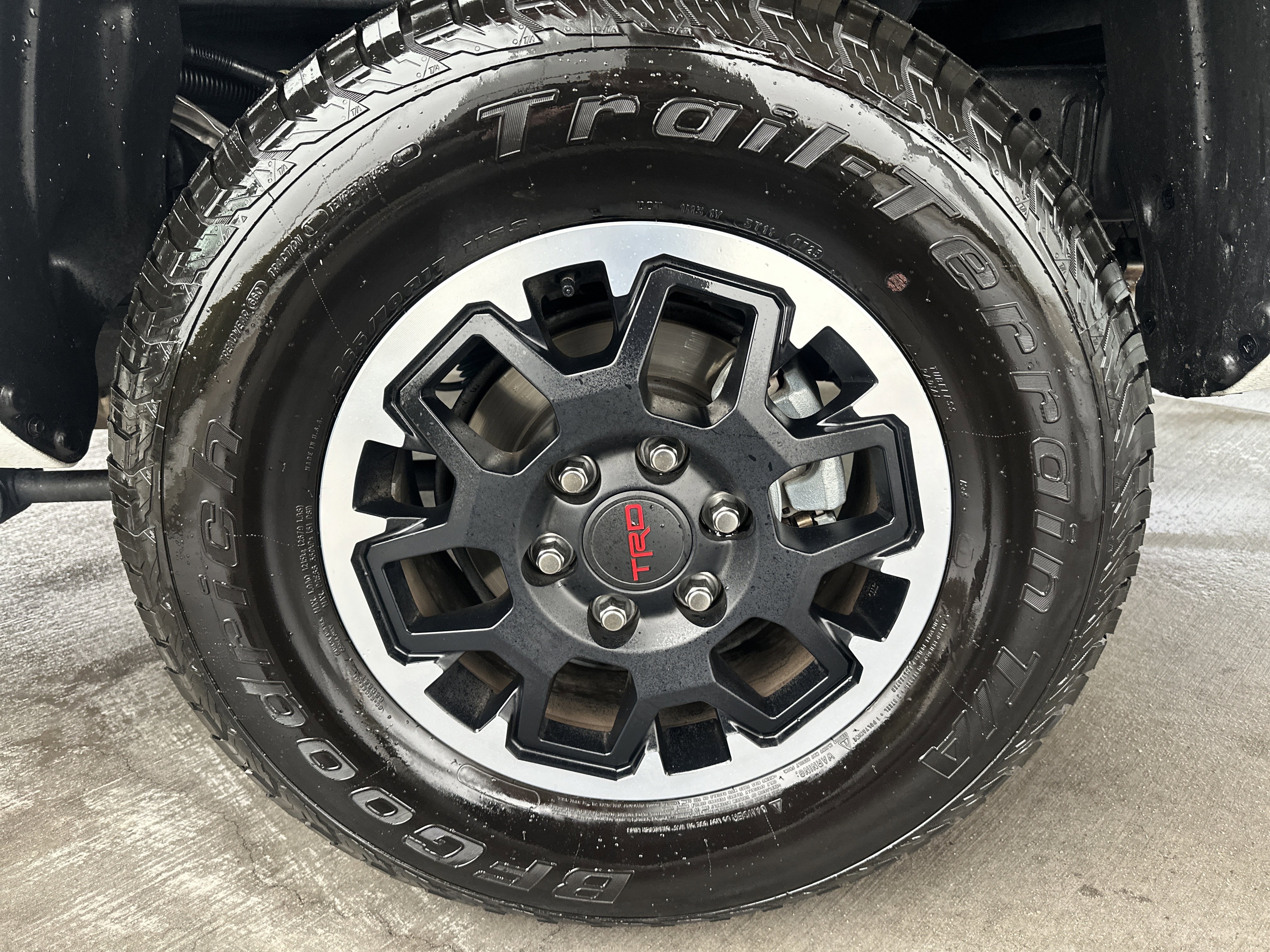 Certified 2025 Toyota Tacoma TRD Off-Road image 36