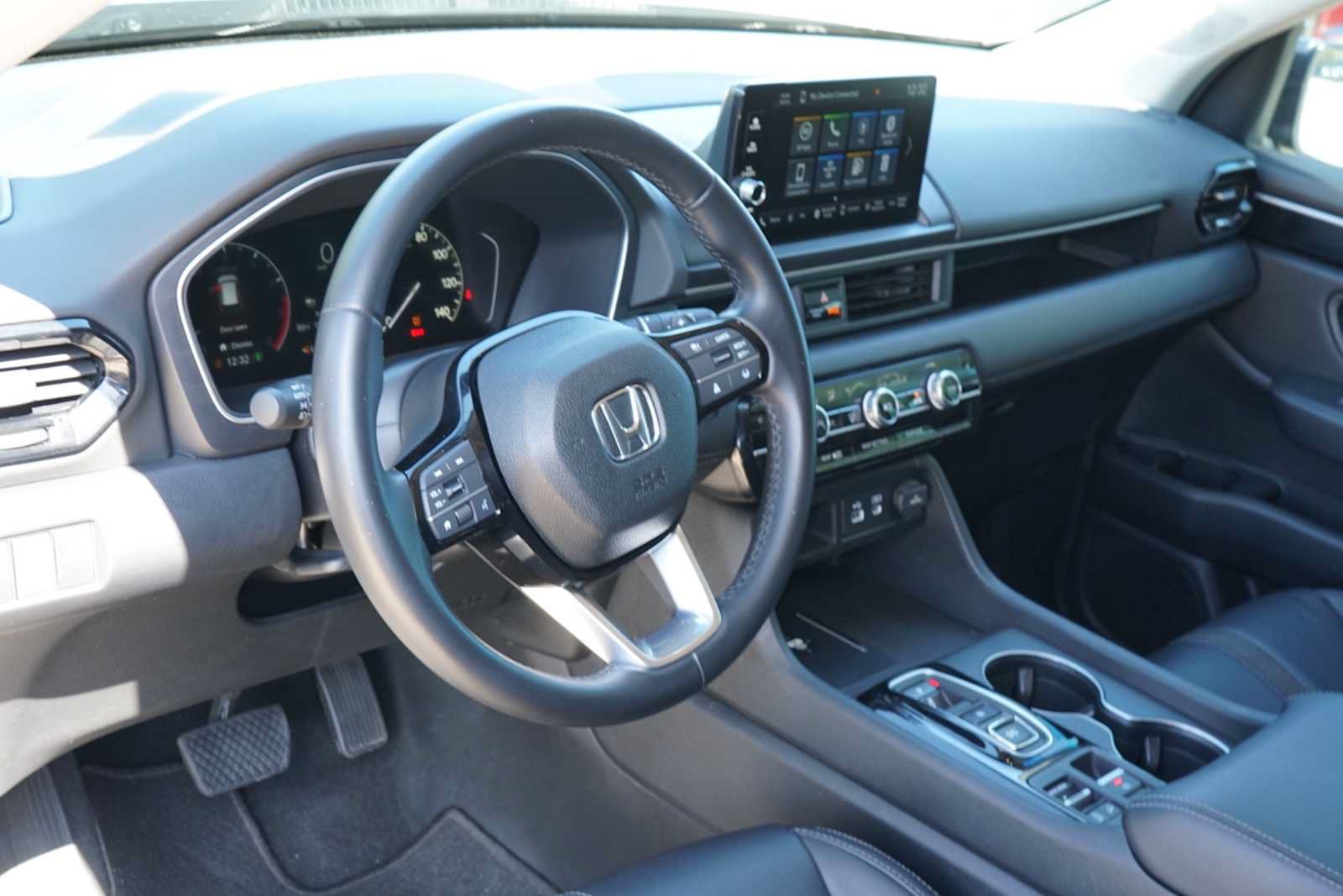 Used 2025 Honda Pilot EX-L image 7