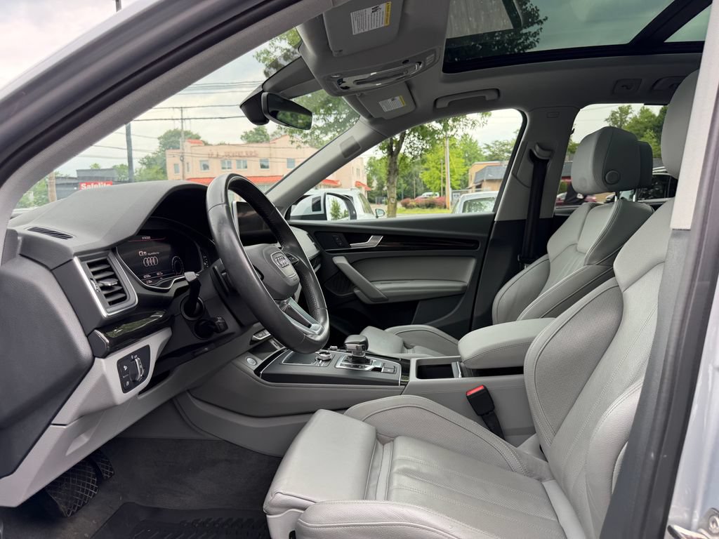 Used 2020 Audi Q5 Premium w/ Premium Plus Package AWD/4WD image 19