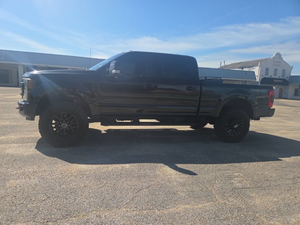 Used 2022 Ford F250 Lariat w/ Black Appearance Package AWD/4WD image 4