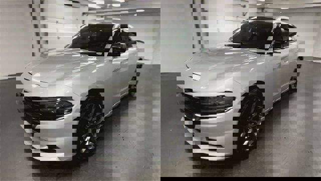 Used 2021 Dodge Charger SXT w/ Blacktop Package image 4