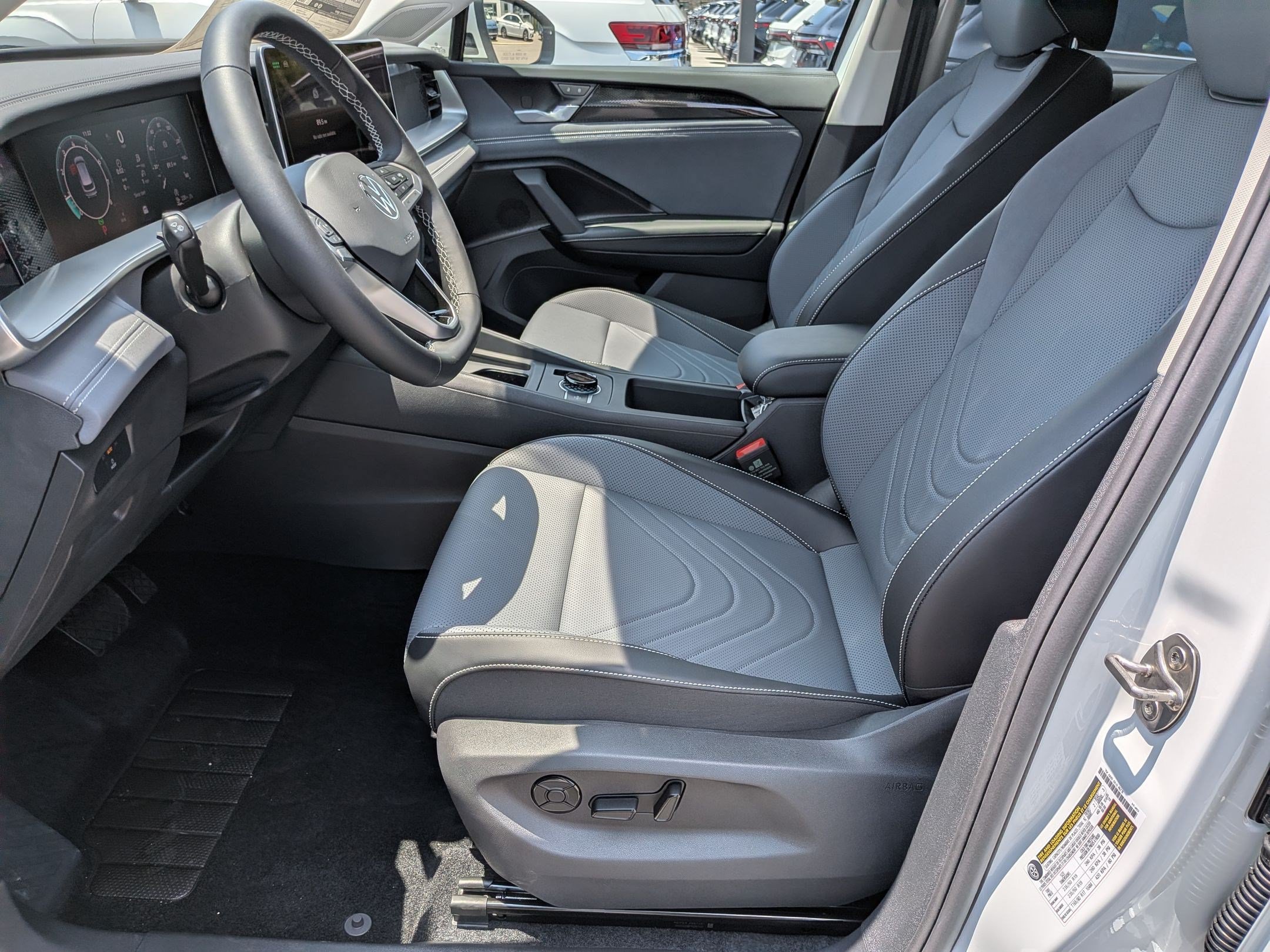 New 2026 Volkswagen Tiguan SE AWD/4WD image 14