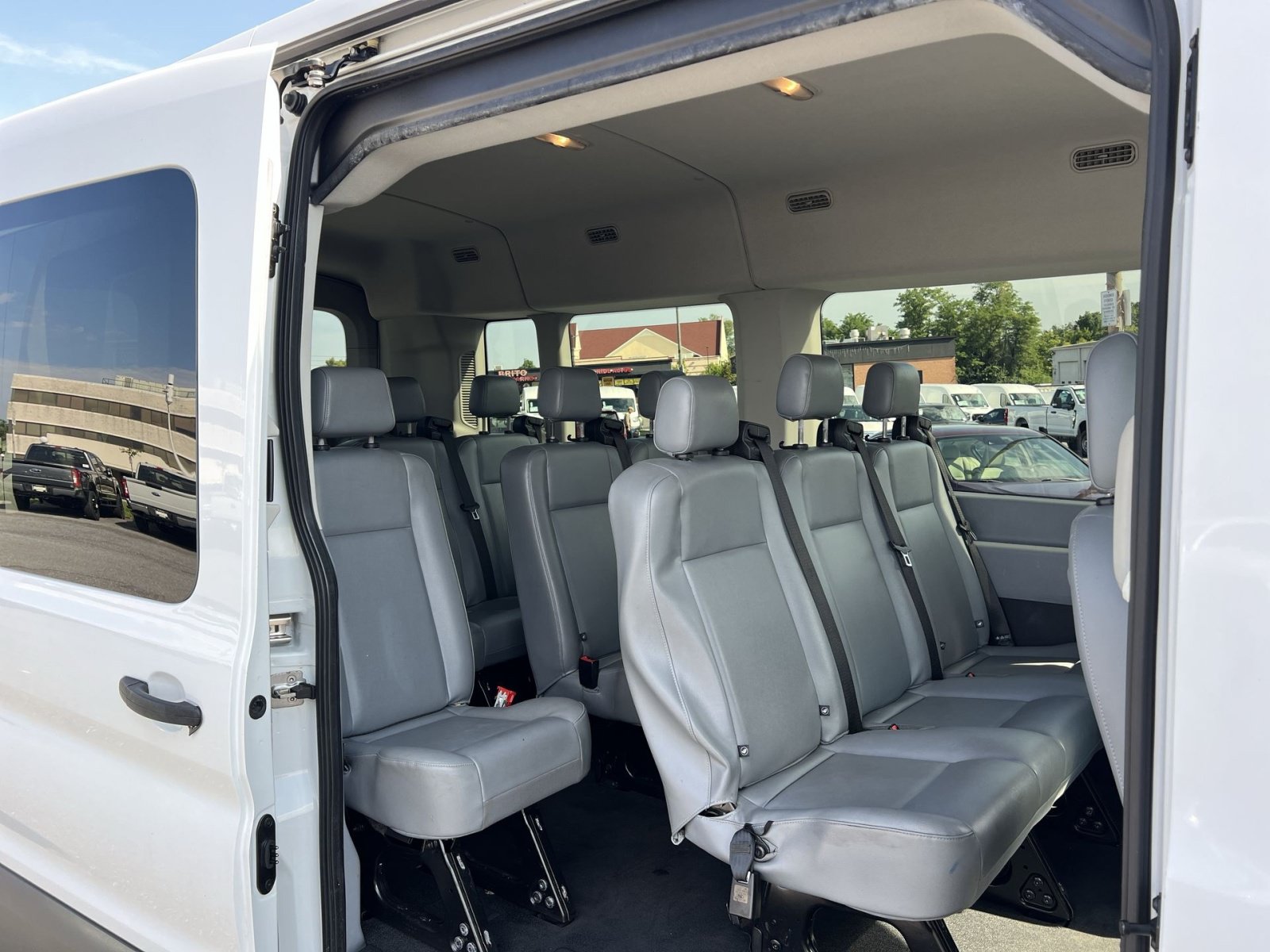 Used 2017 Ford Transit 350 XL RWD image 23