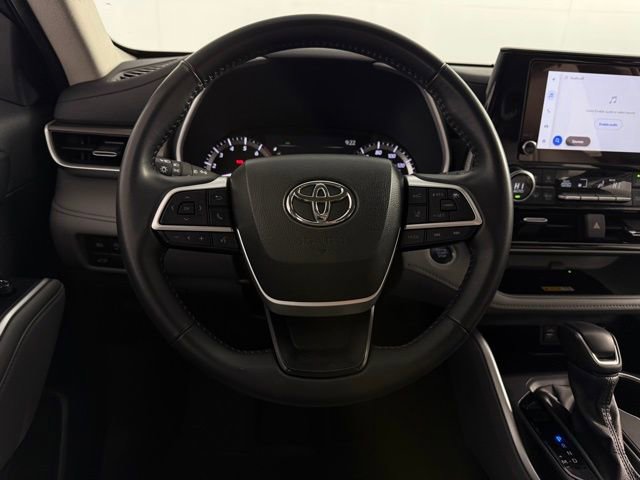 Used 2024 Toyota Highlander XLE image 21