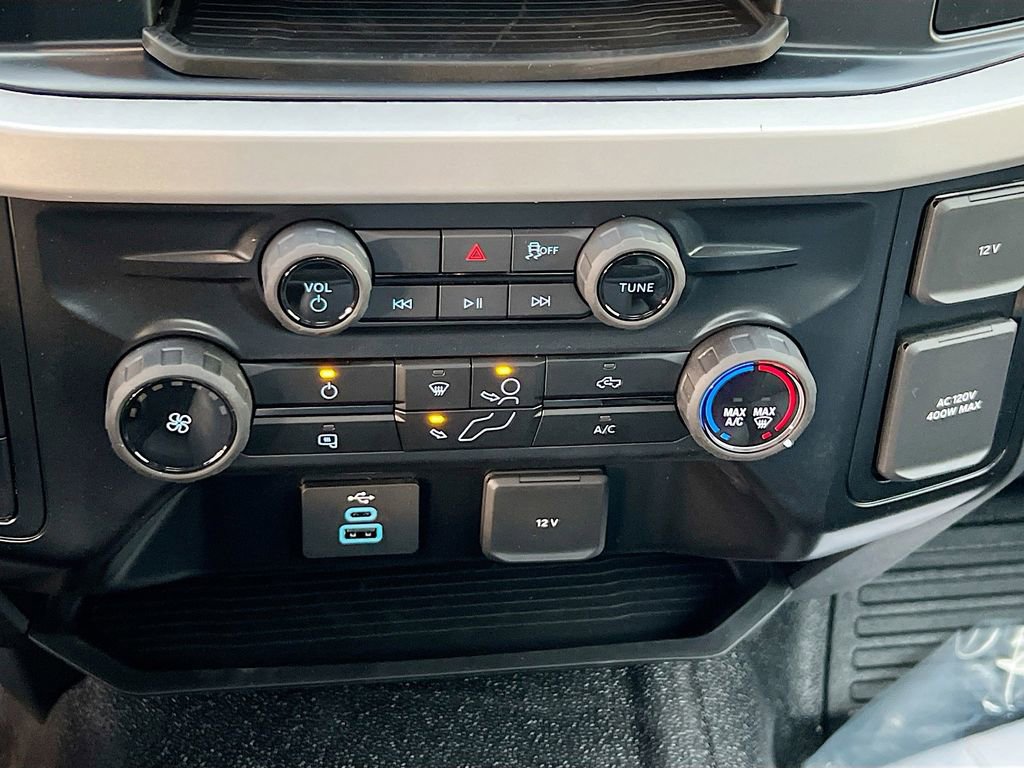 New 2025 Ford F550 4x4 Regular Cab Super Duty image 8