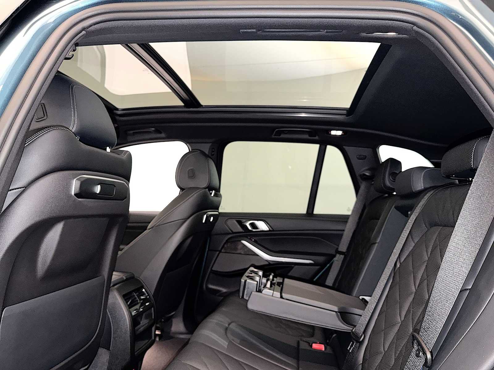 Used 2024 BMW X5 xDrive40i w/ Premium Package AWD/4WD image 21