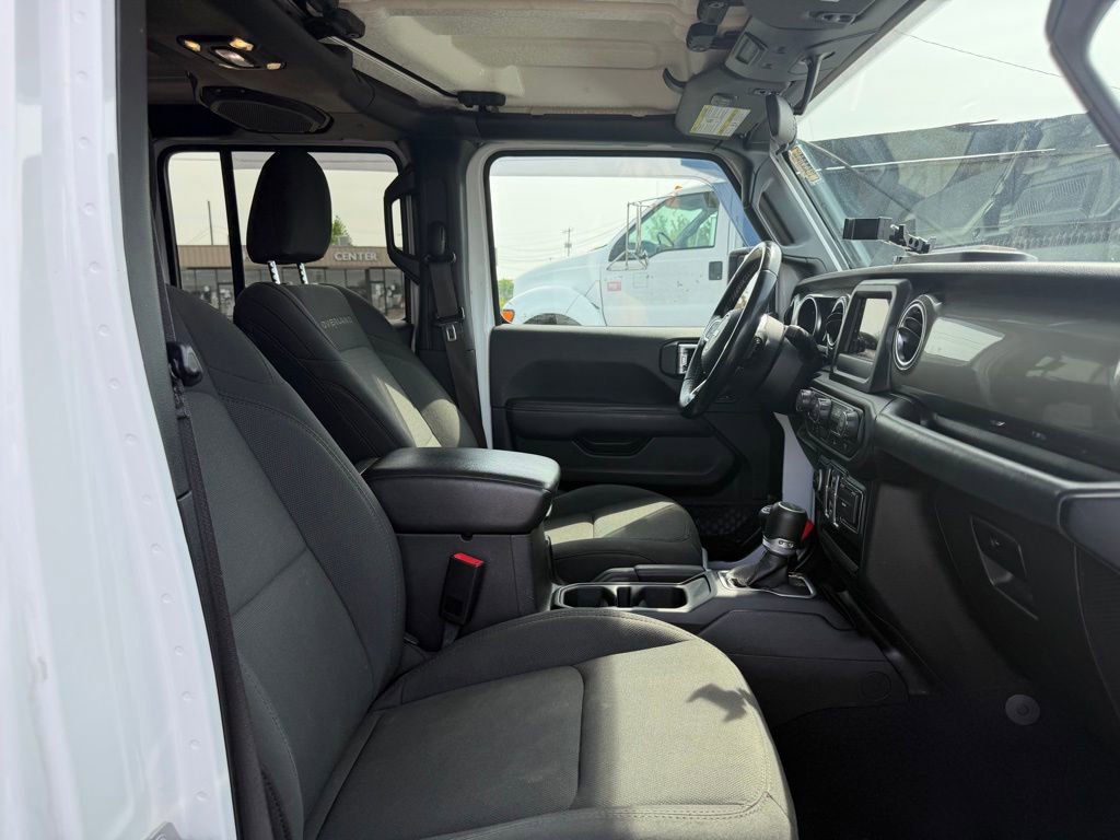 Used 2020 Jeep Gladiator Overland w/ Trailer Tow Package AWD/4WD image 32